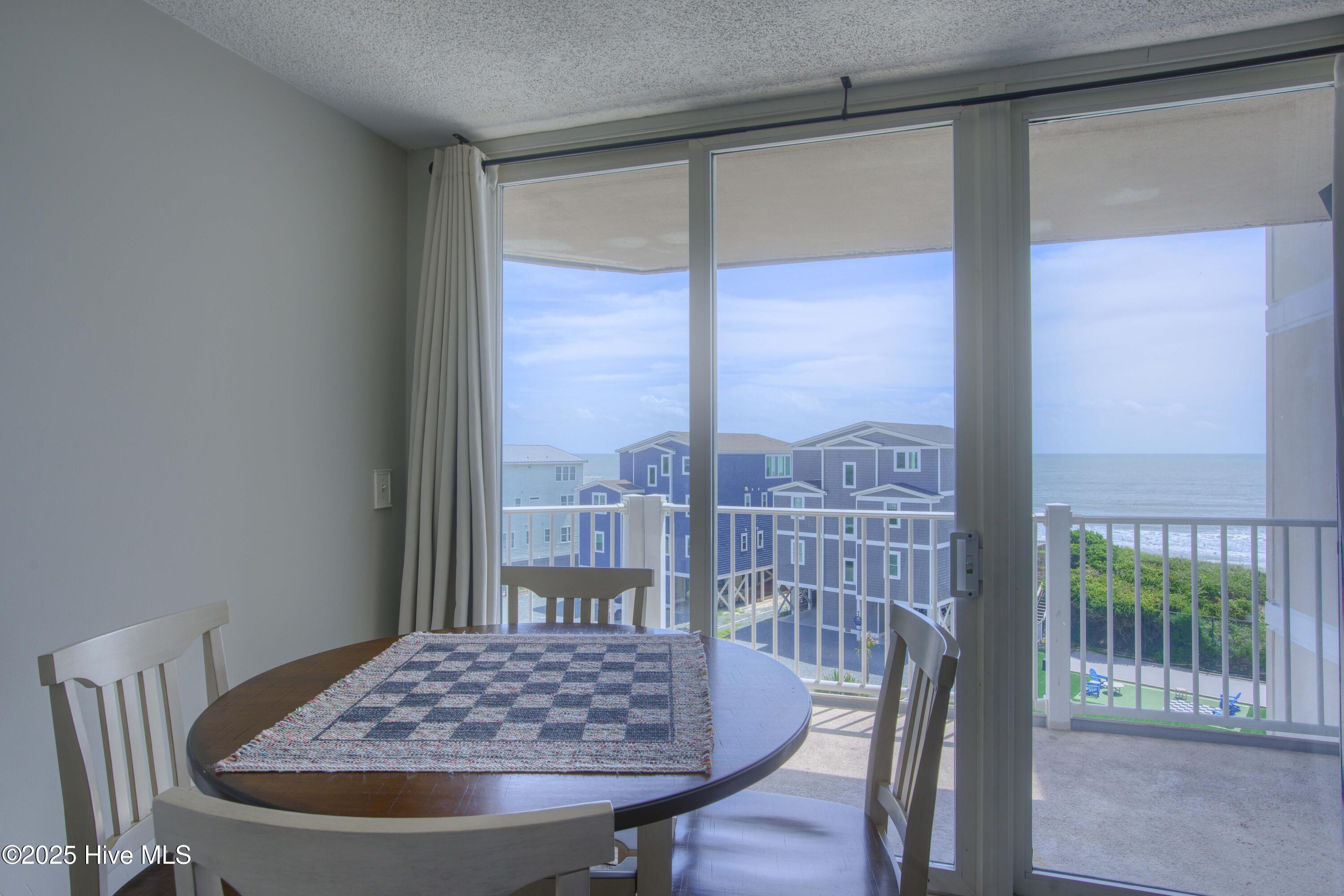 100521516 | Photo 12