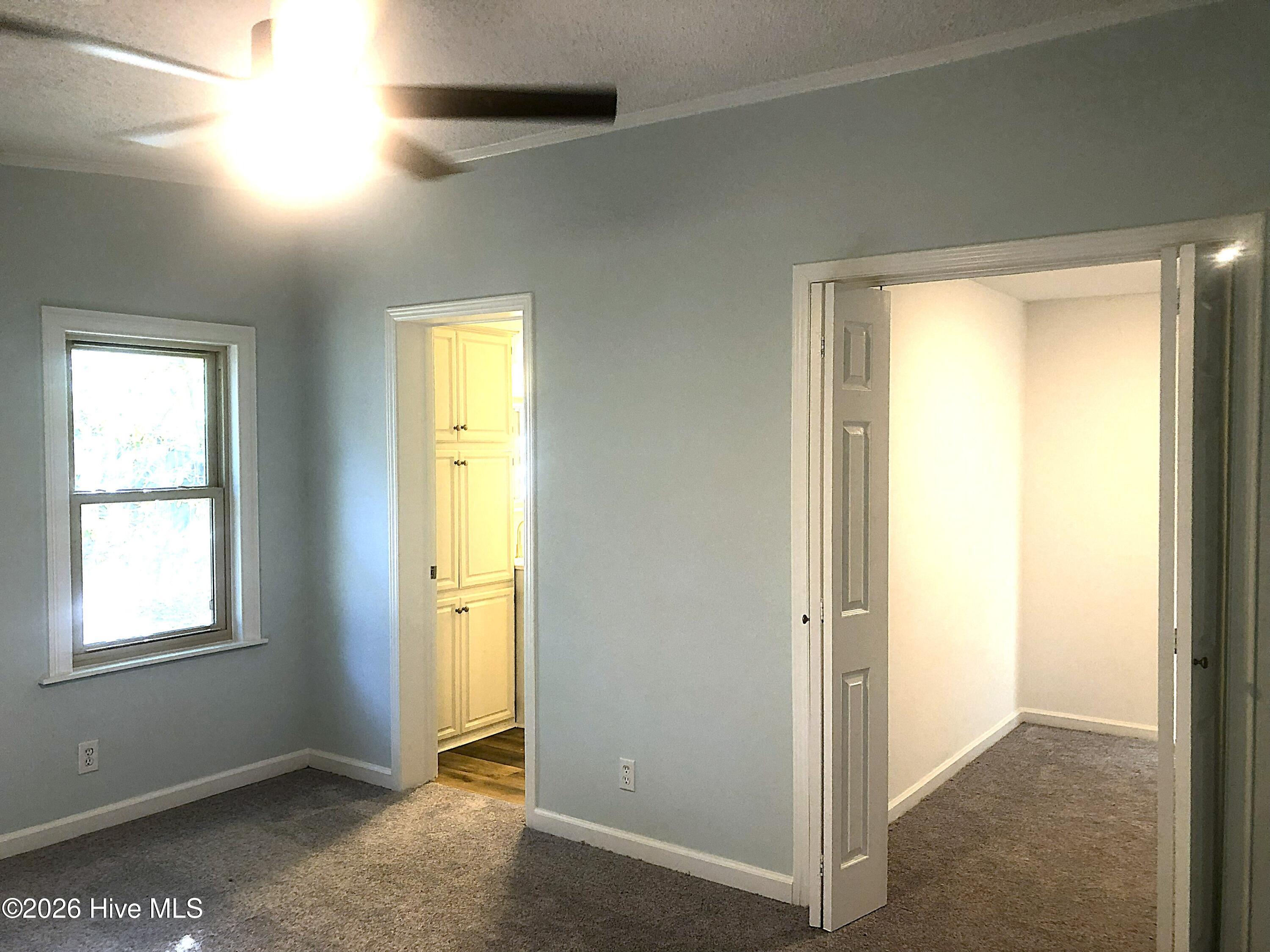 100549339 | Photo 18