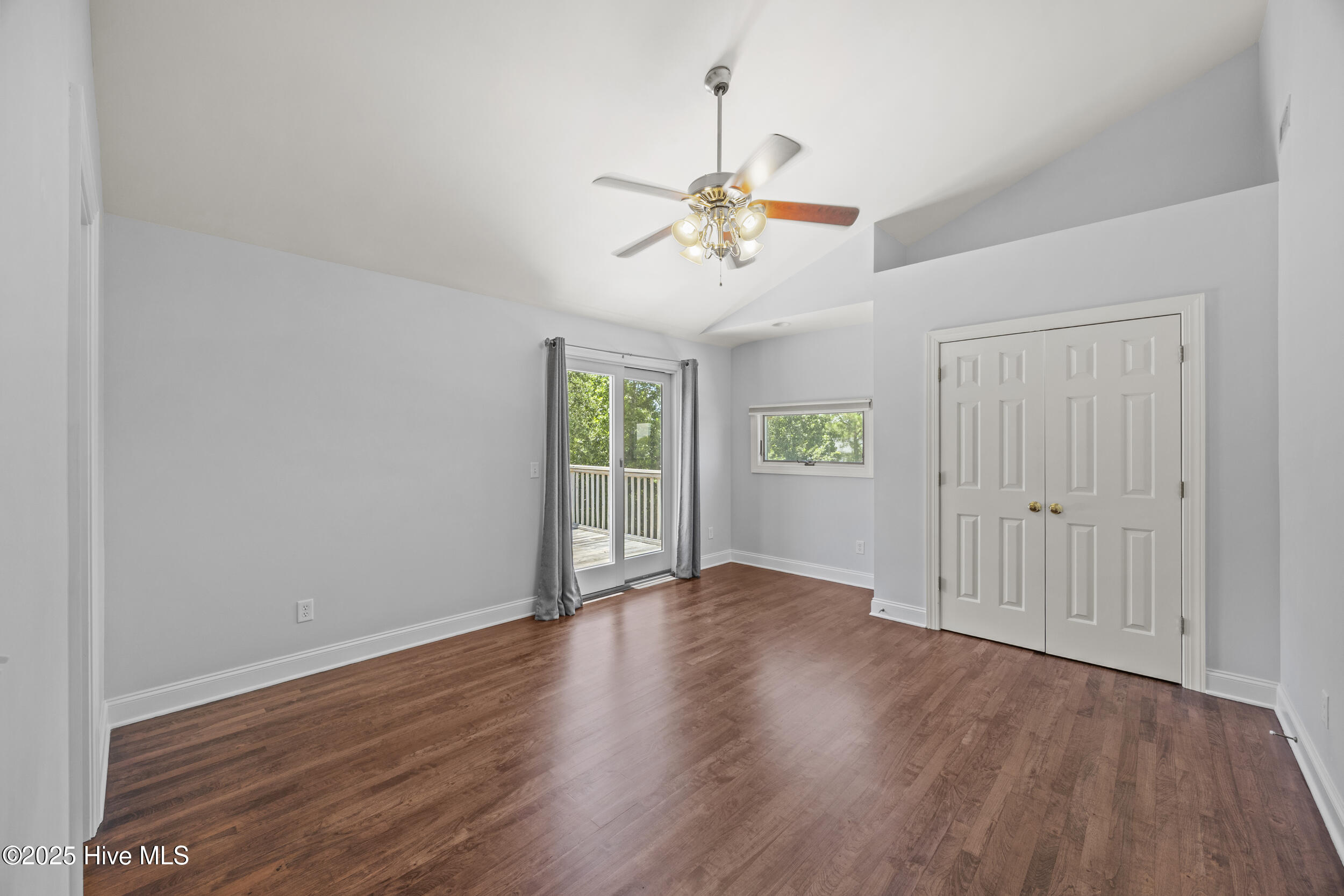 100519629 | Photo 46