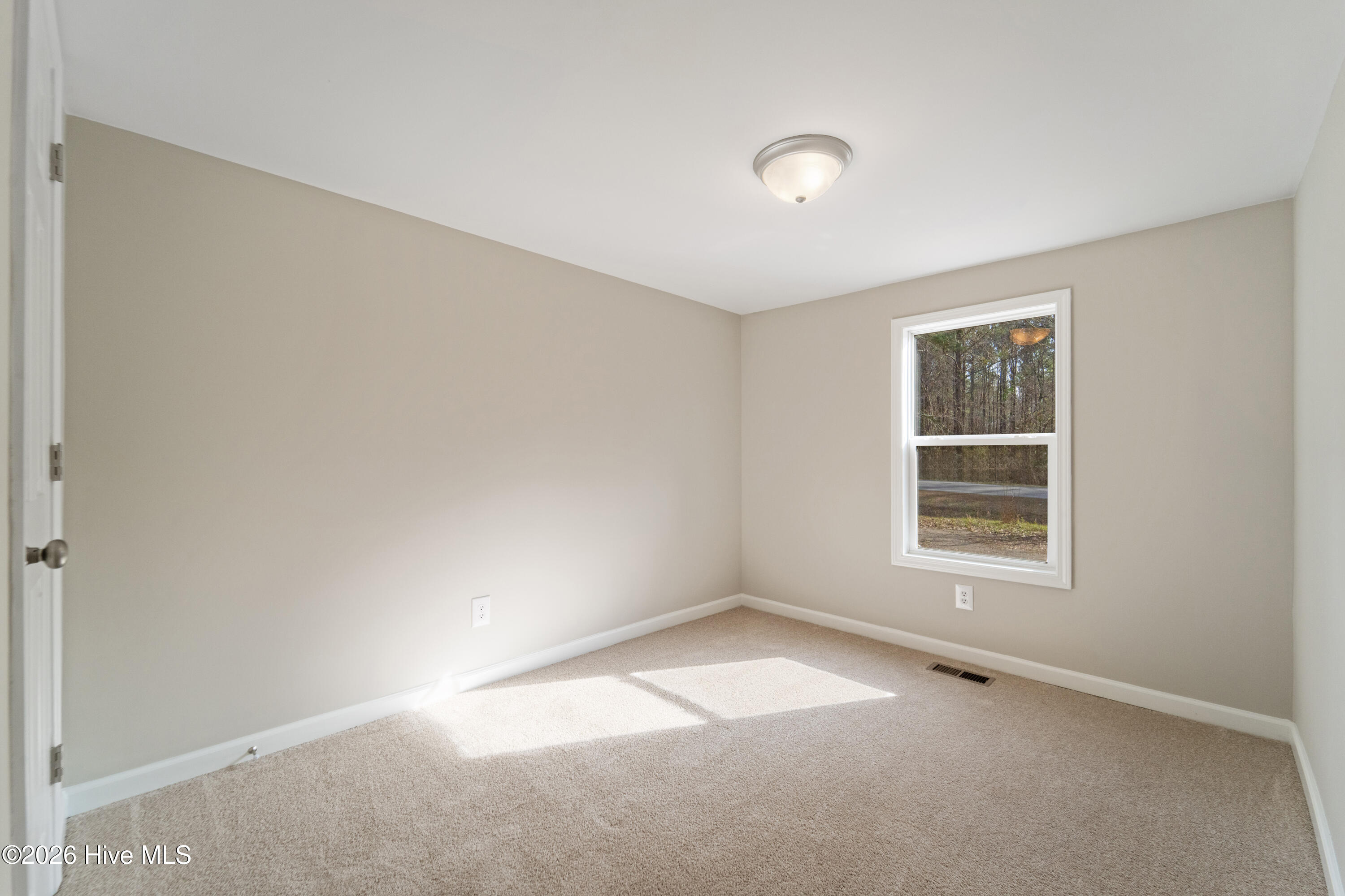 100550978 | Photo 26