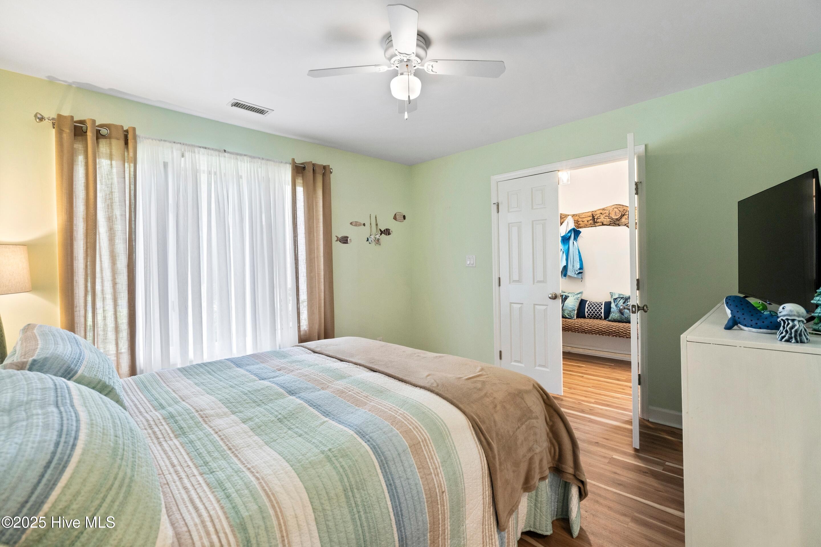 100517106 | Photo 36