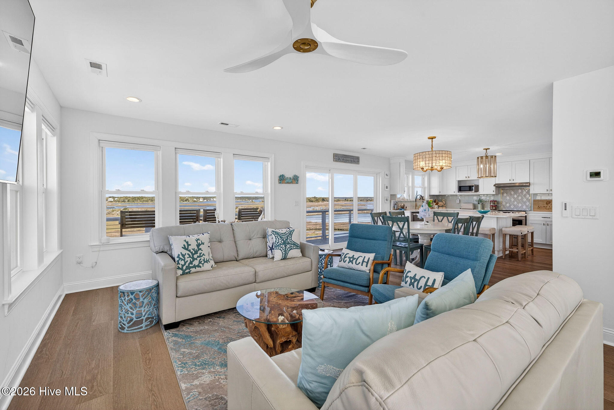 100565541 | Photo 15