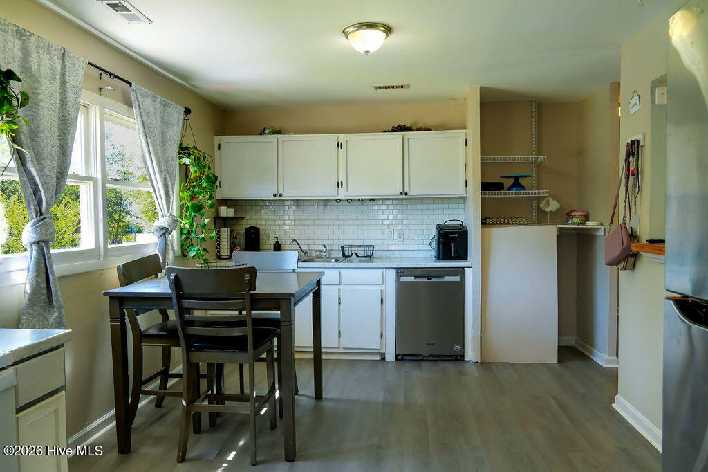 100560731 | Photo 11