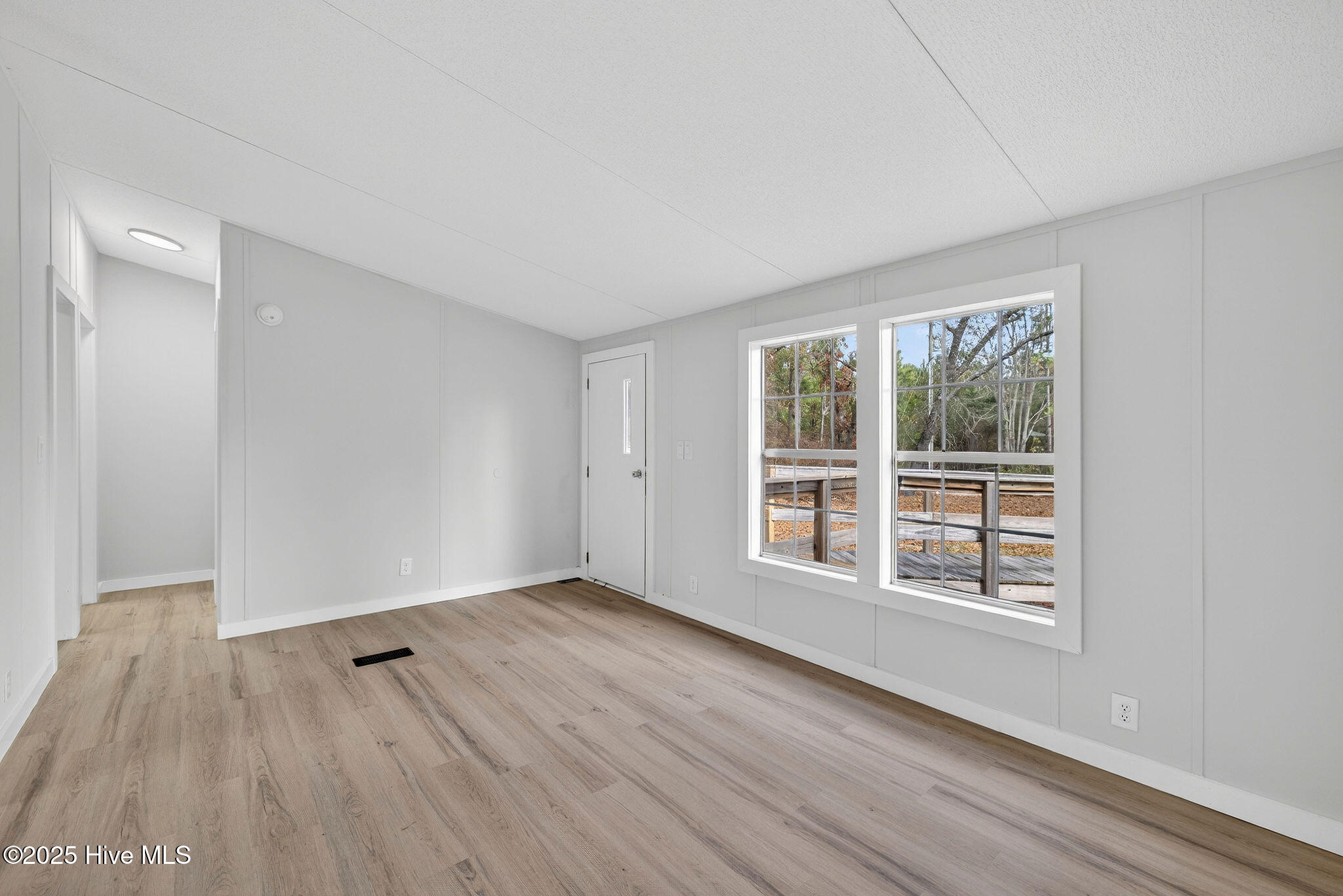 100543471 | Photo 13