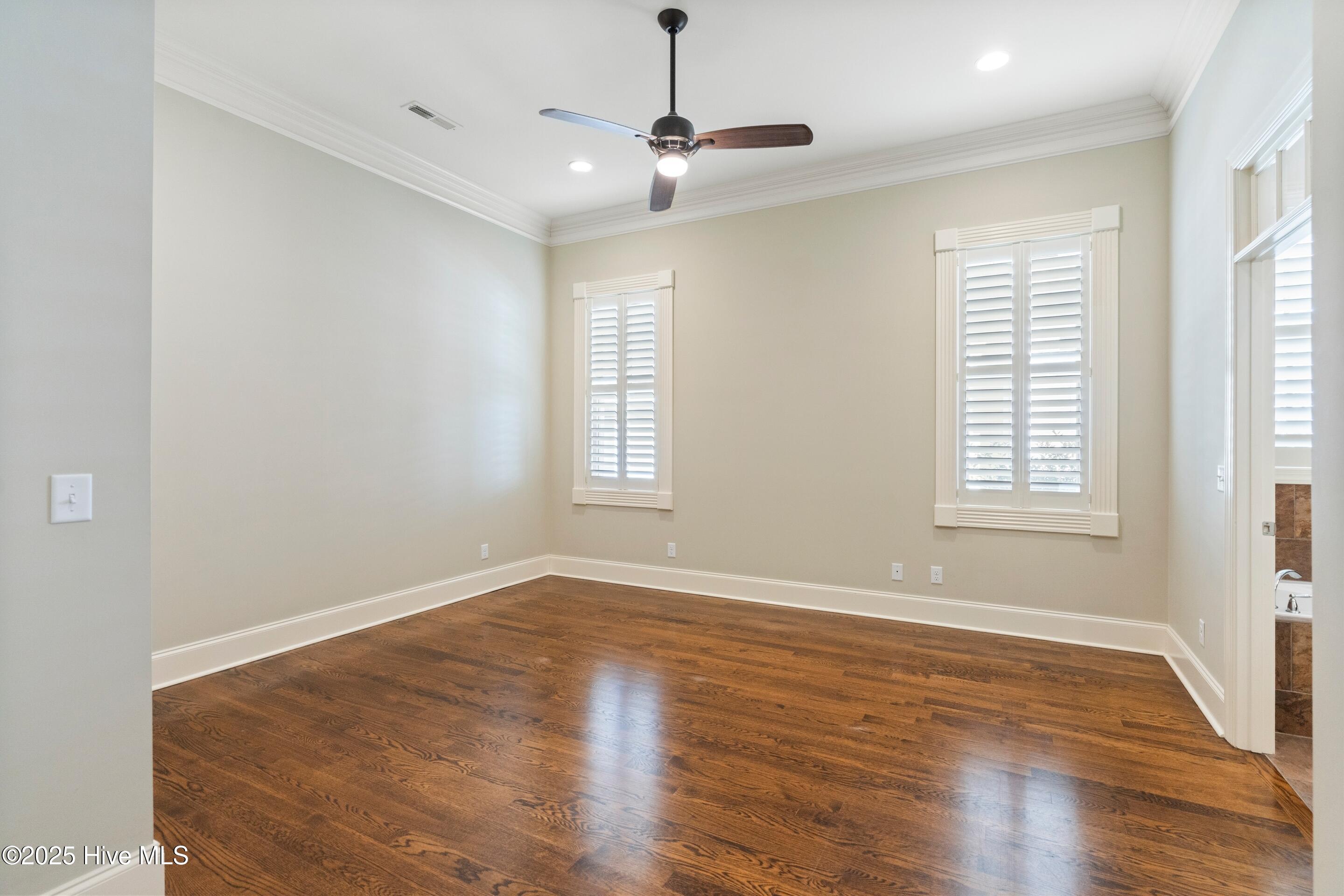 100537551 | Photo 33