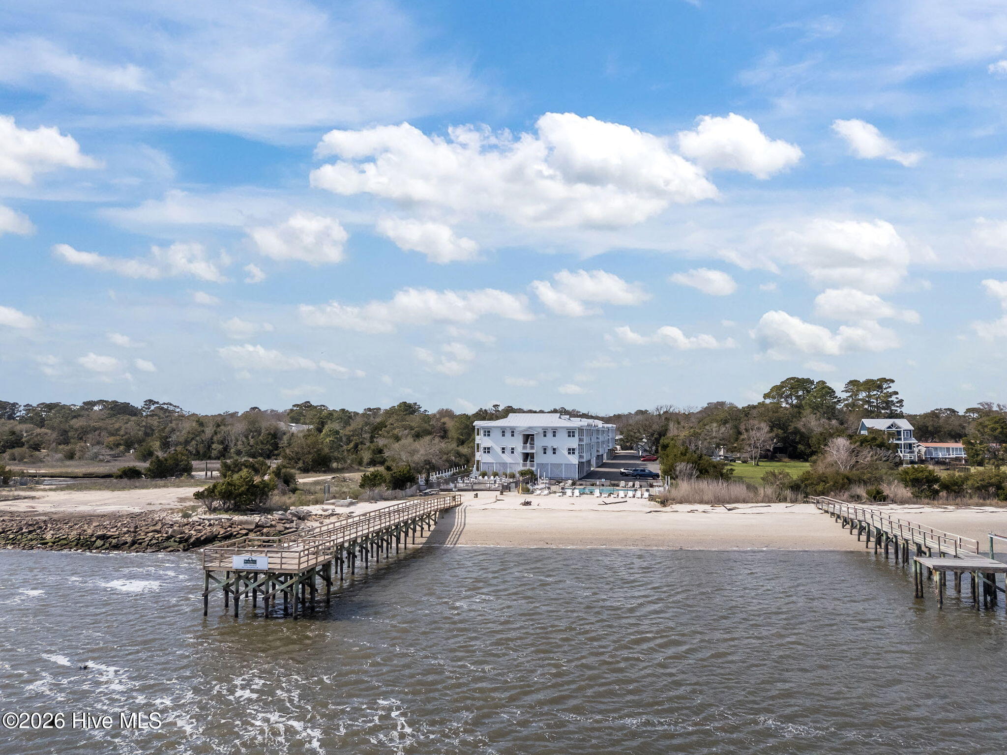 100561663 | Photo 17