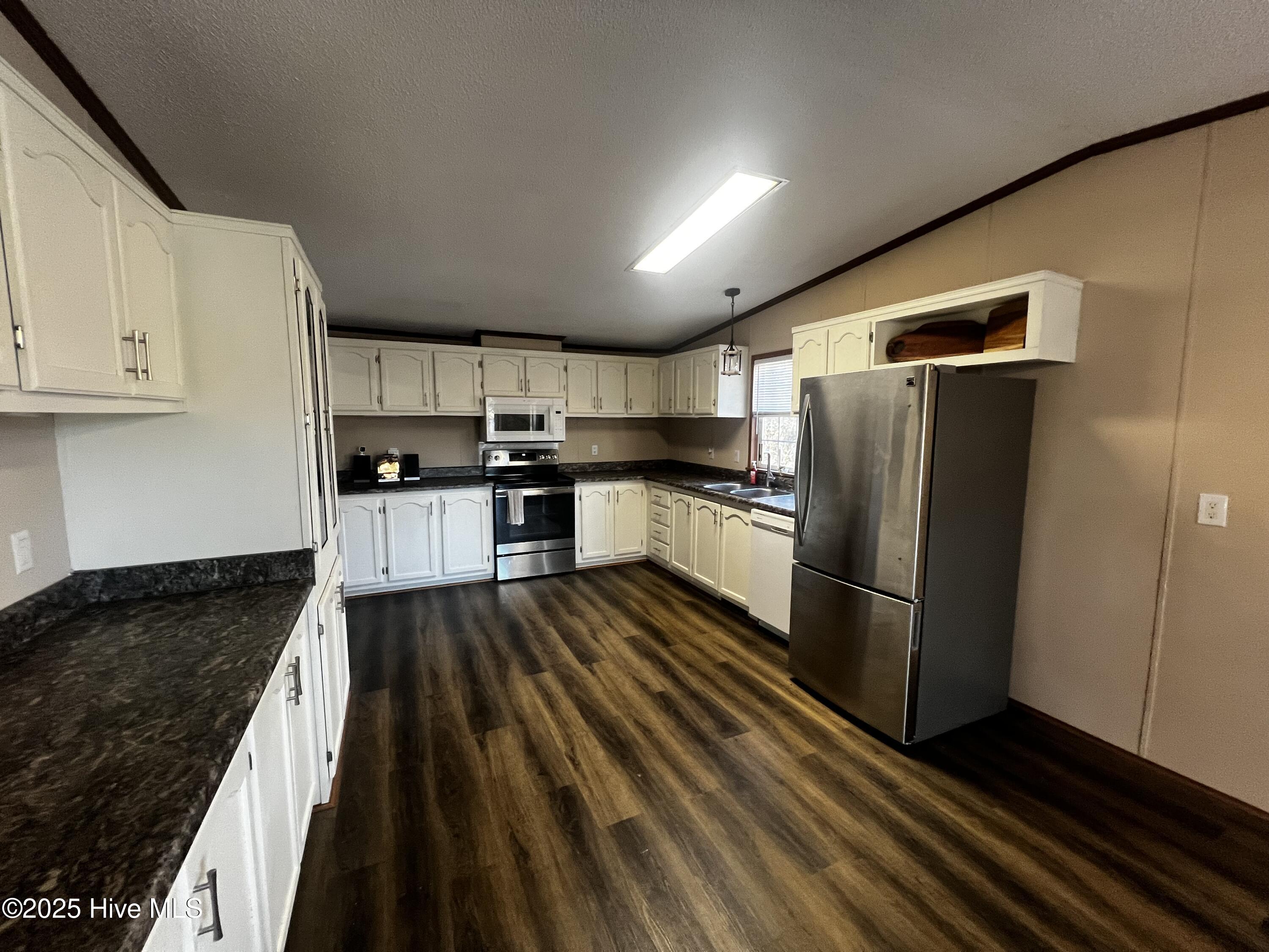 100546652 | Photo 12