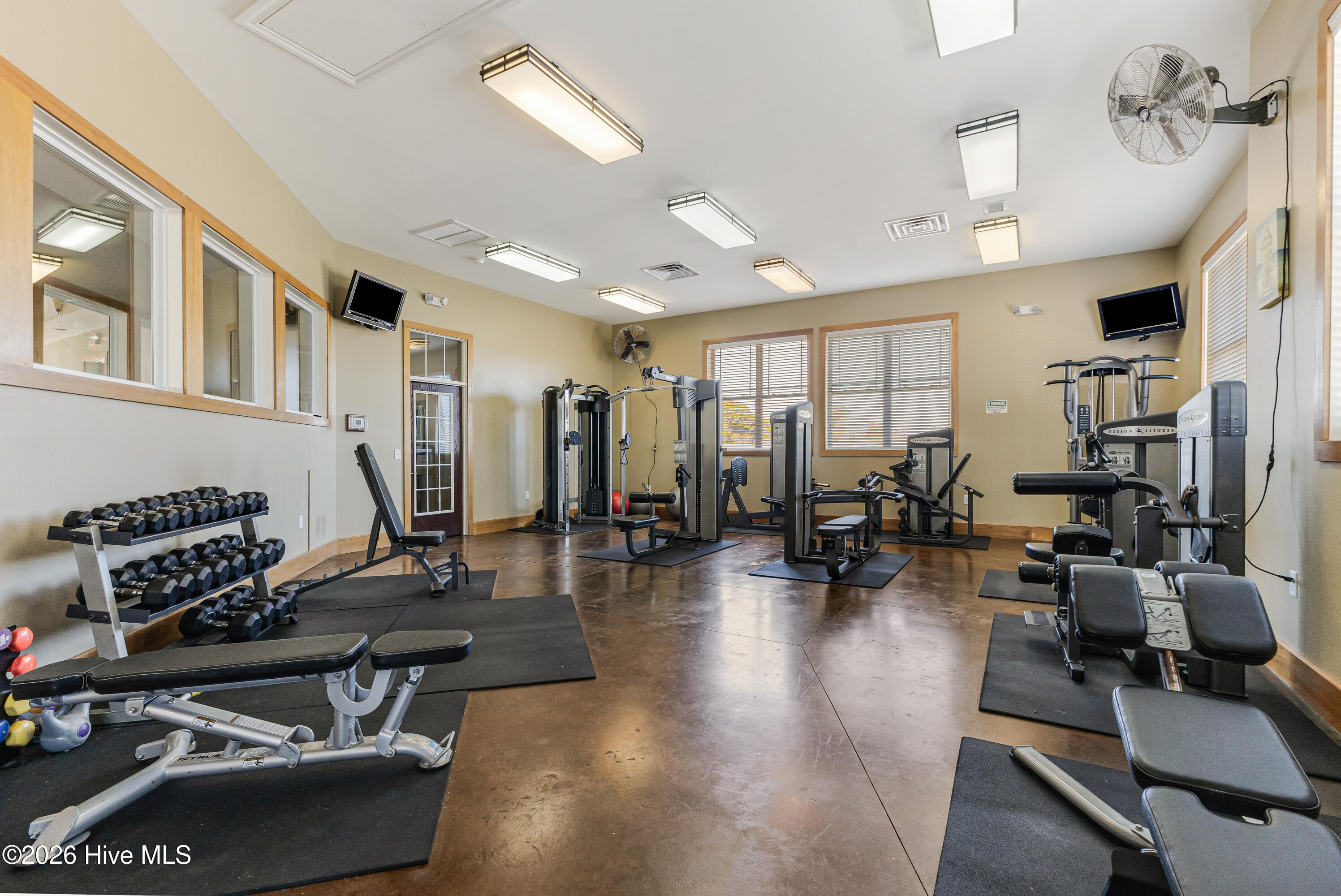 100555725 | Photo 57