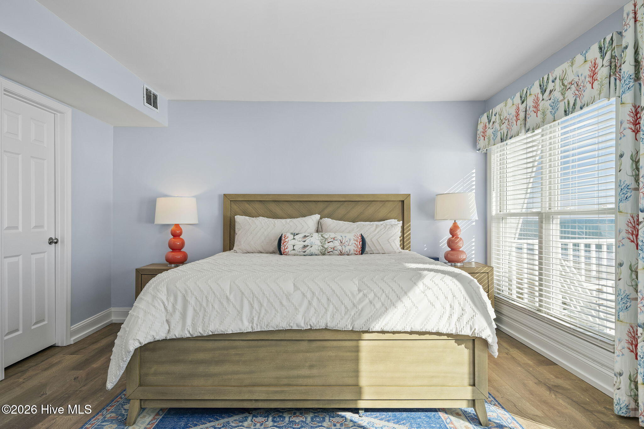 100552942 | Photo 35