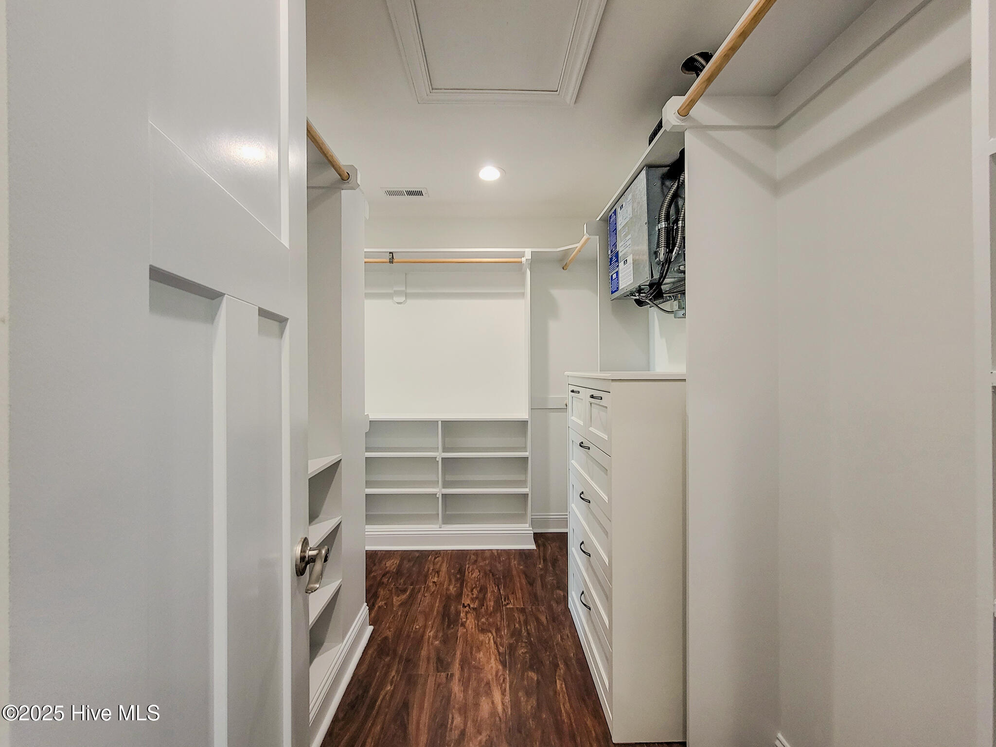 100511254 | Photo 53