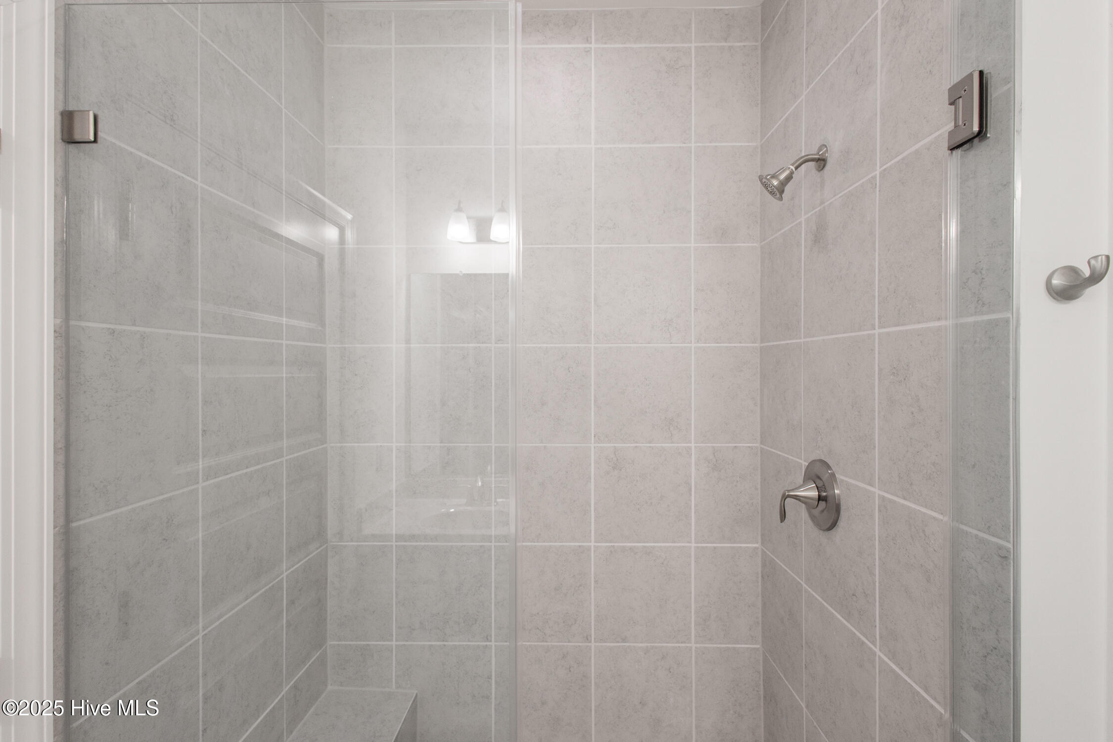 100561162 | Photo 14