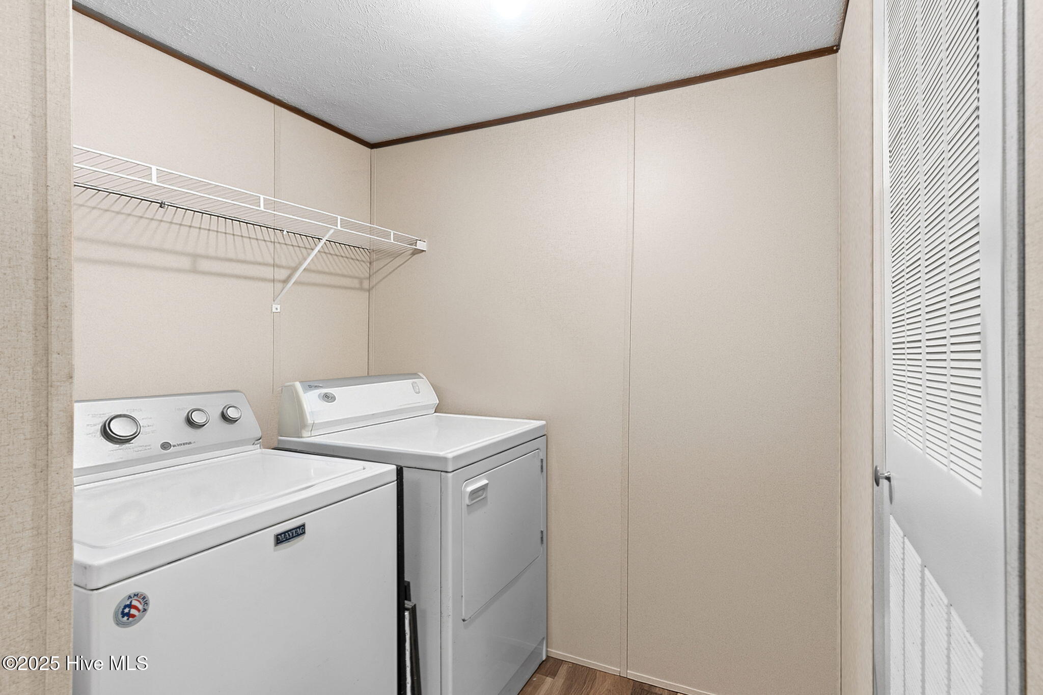 100537809 | Photo 25