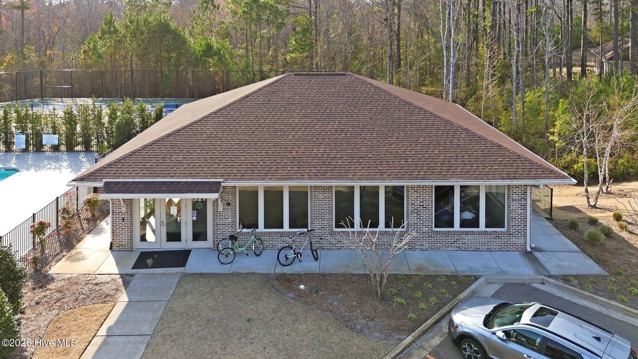 100564564 | Photo 63