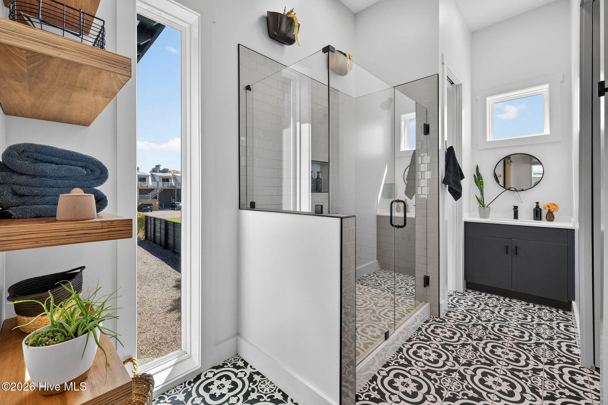 100563614 | Photo 24