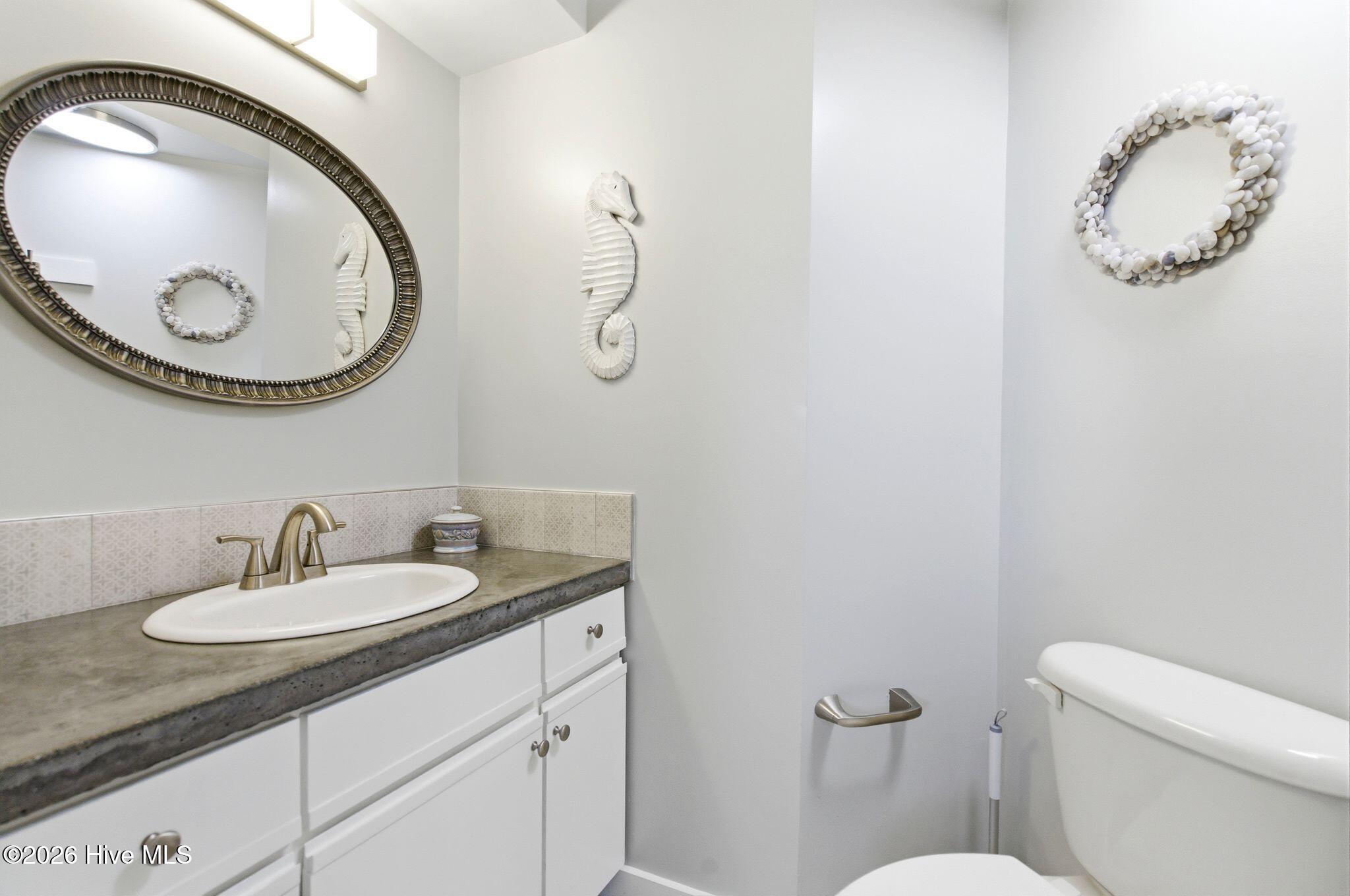 100564198 | Photo 24