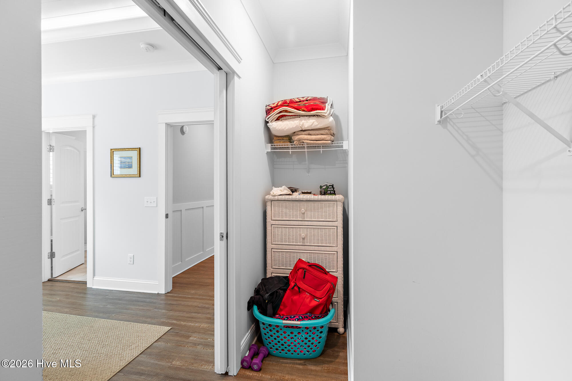 100568676 | Photo 28