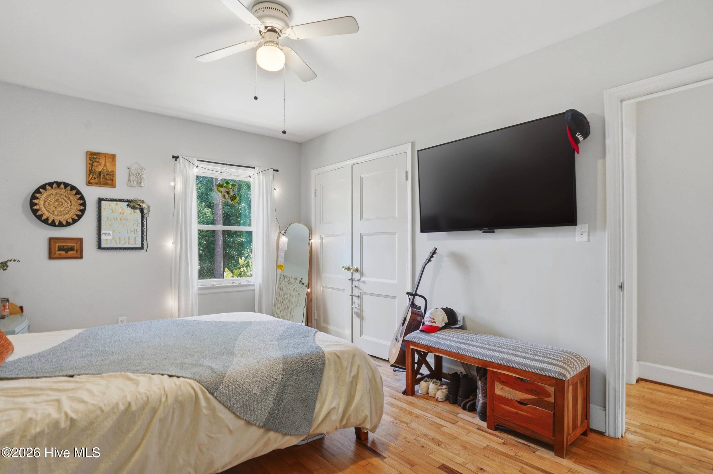 100566091 | Photo 19