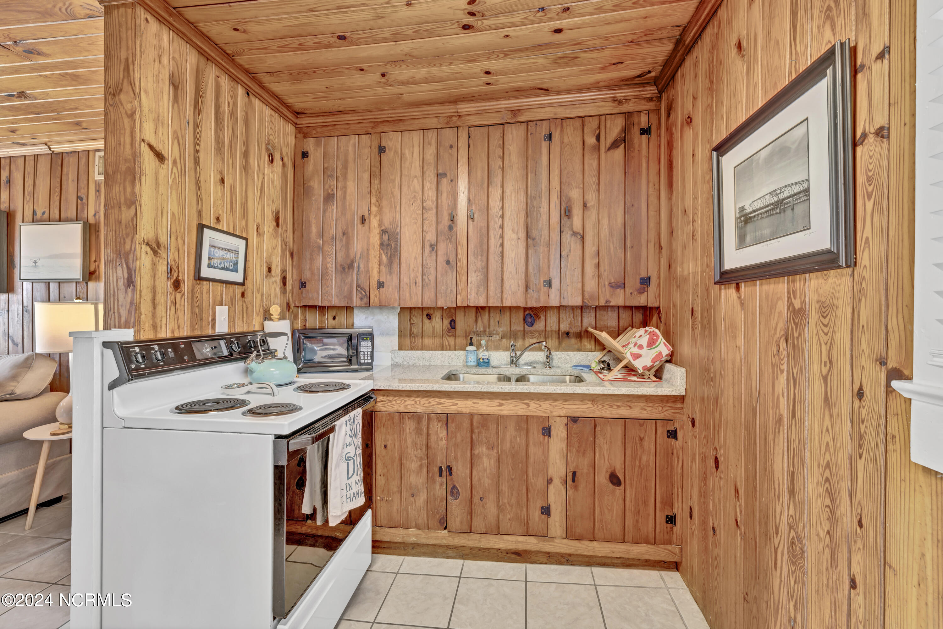 Undisclosed Address, Topsail Beach, NC, 28445