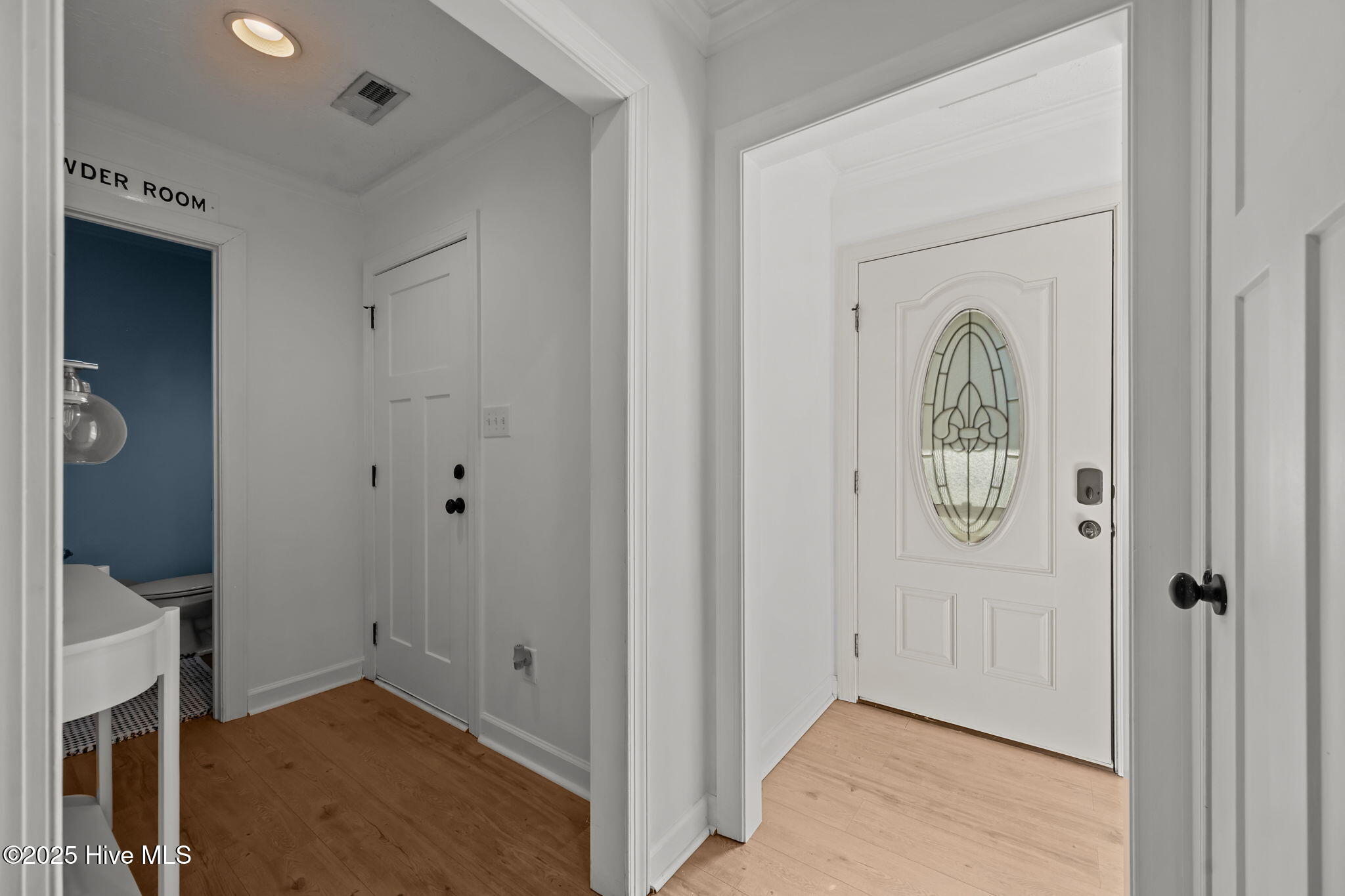 105 Kenan Loop, Jacksonville, NC 28546 – photo 9: 26-web-or-mls-_RAD9260