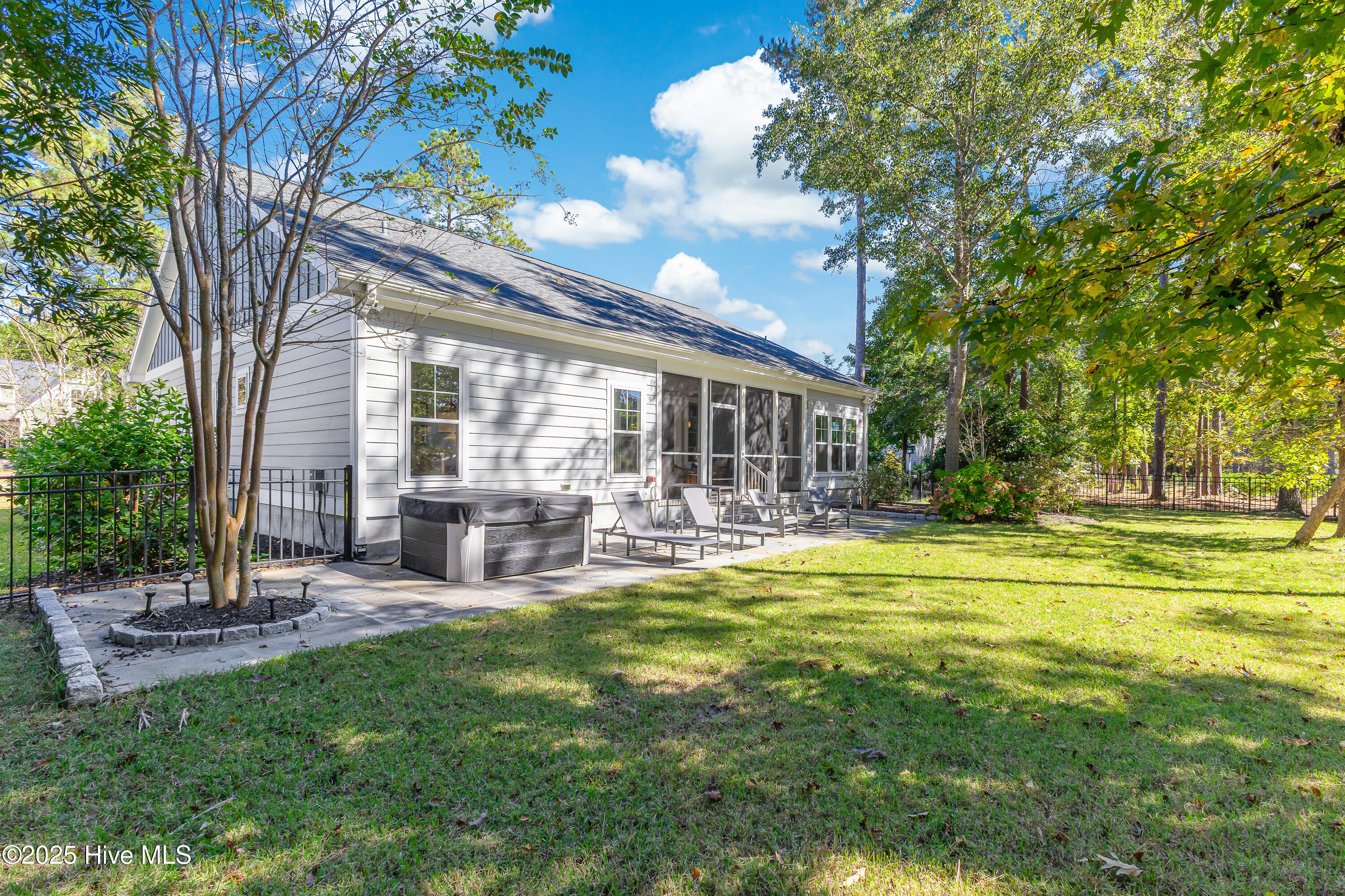 100542174 | Photo 43