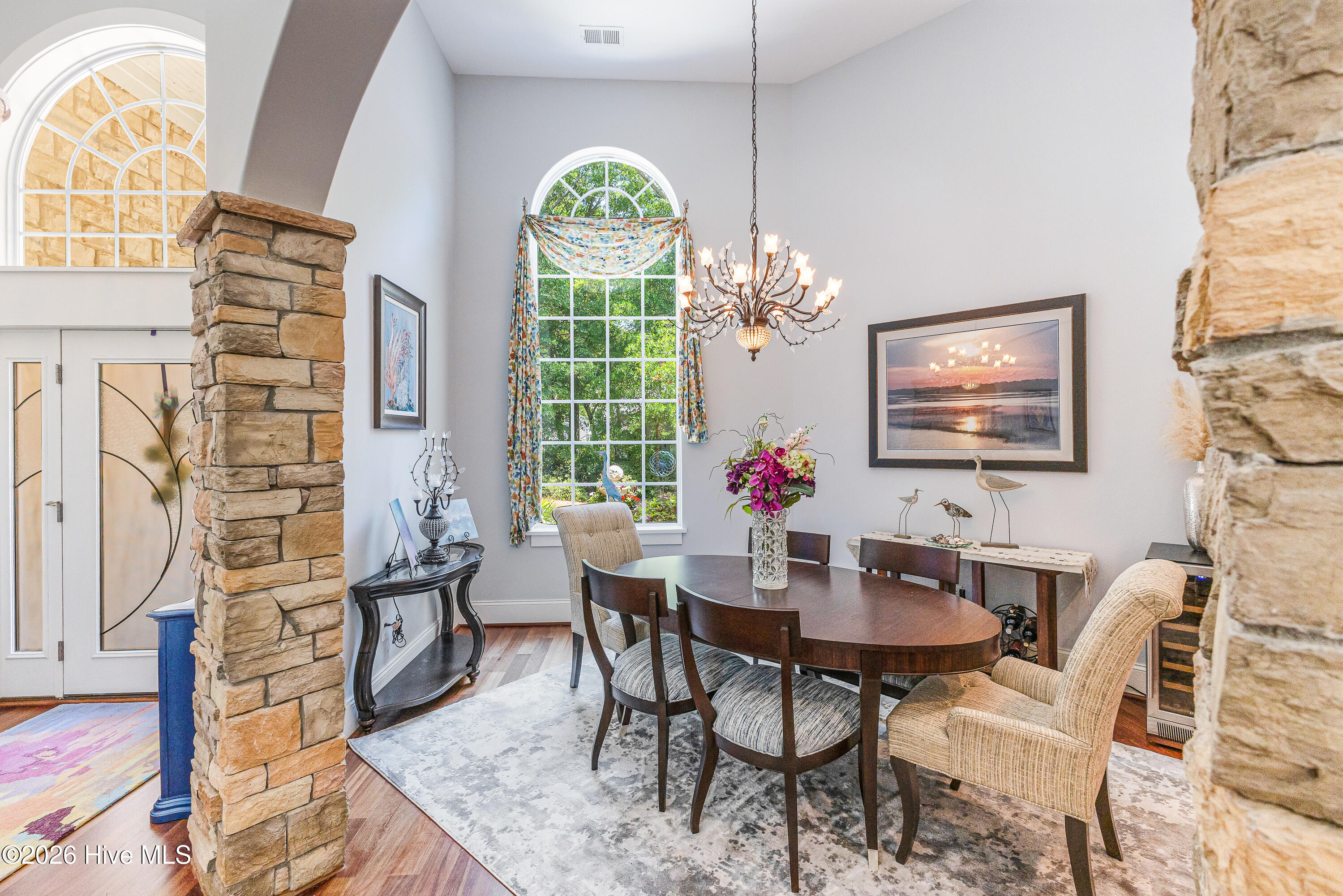 100570031 | Photo 13