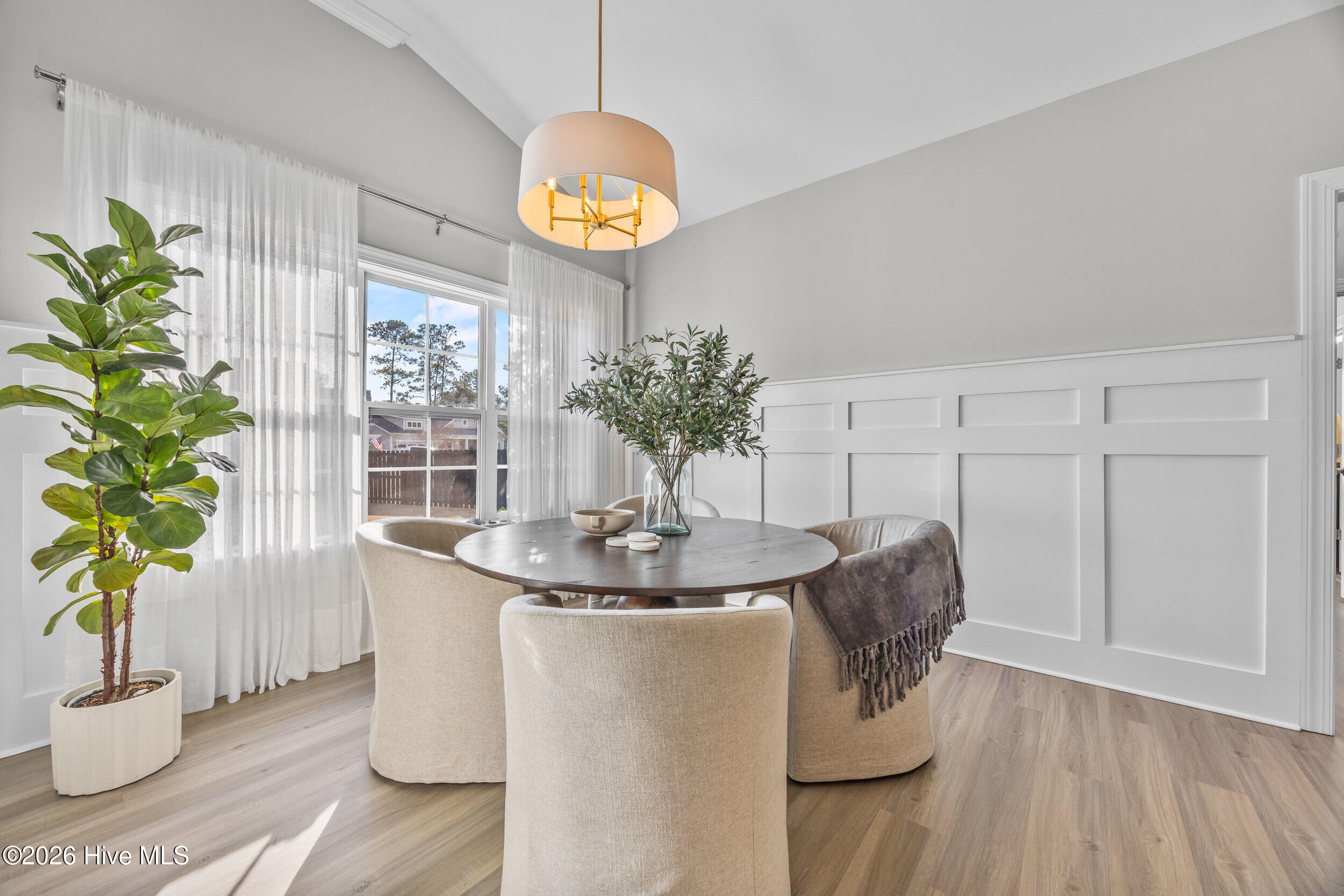 100550953 | Photo 19