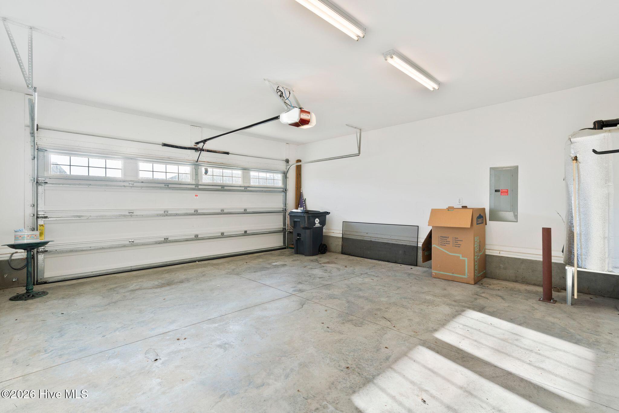 100554578 | Photo 35