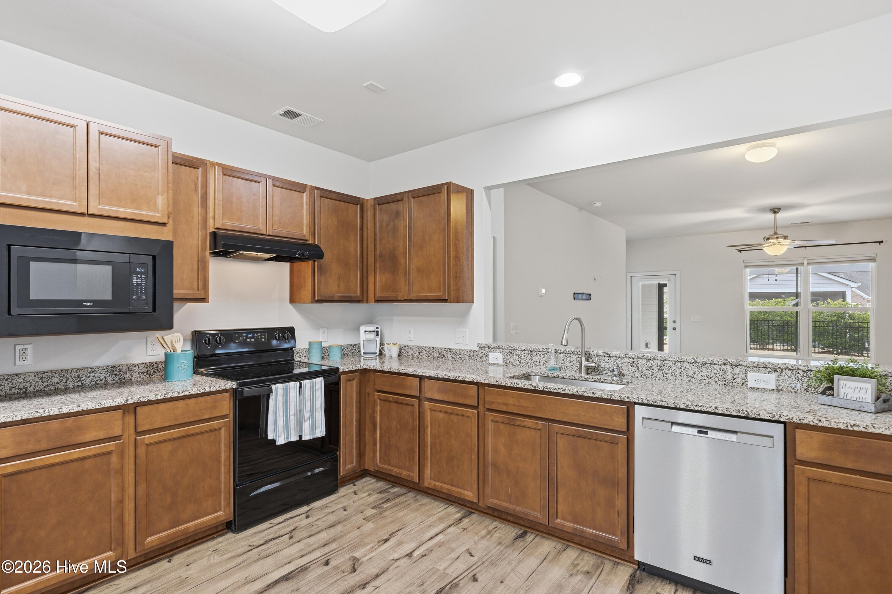 100553479 | Photo 10