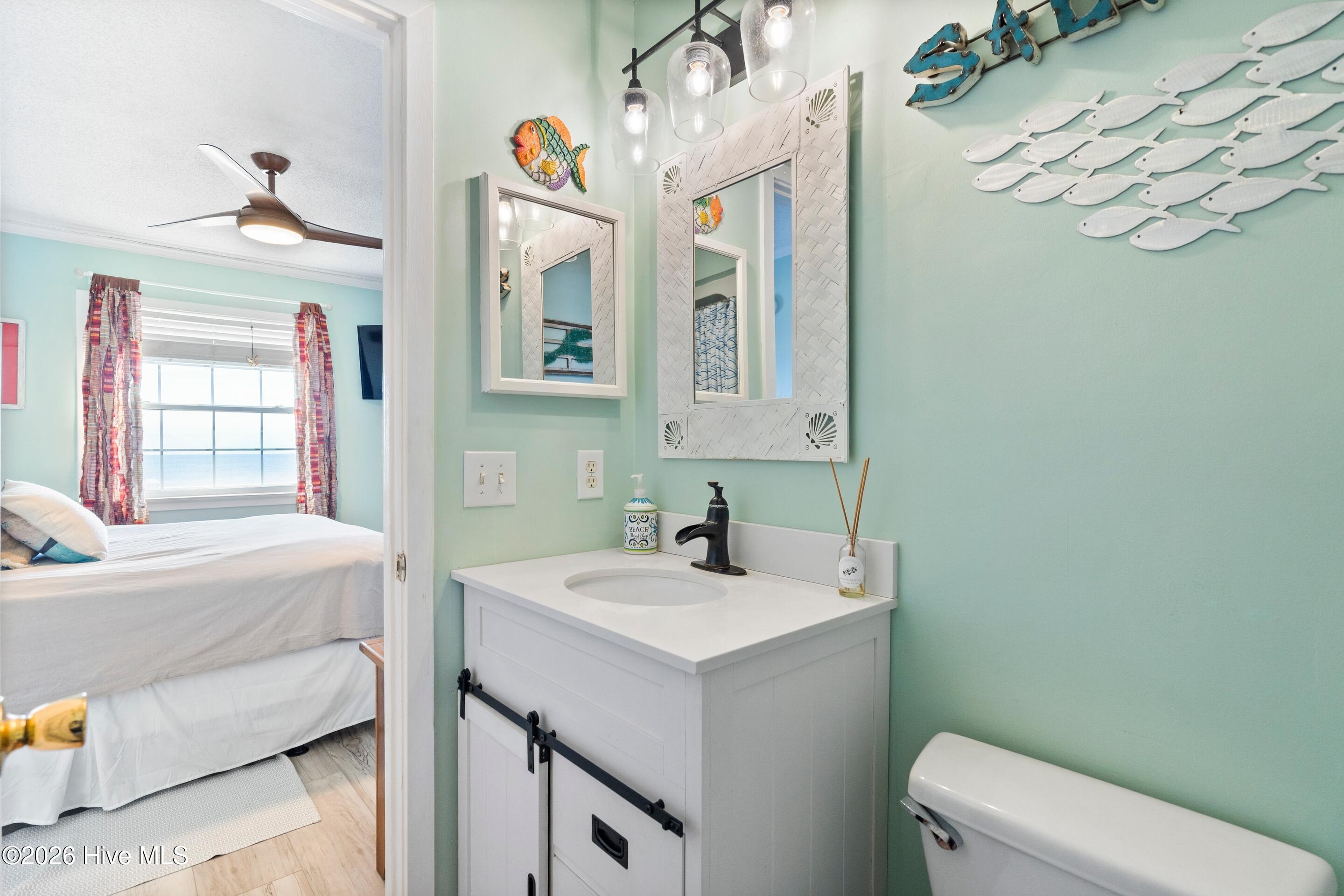 100549000 | Photo 26