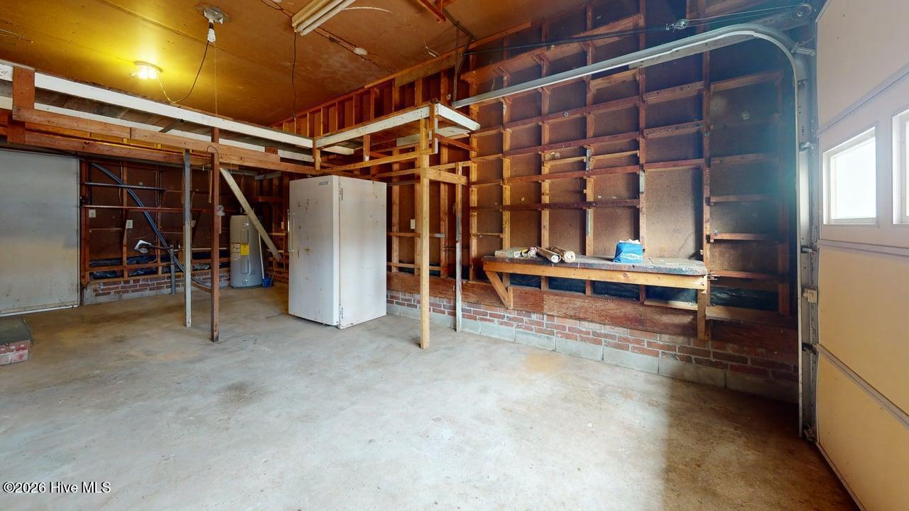 100557850 | Photo 19