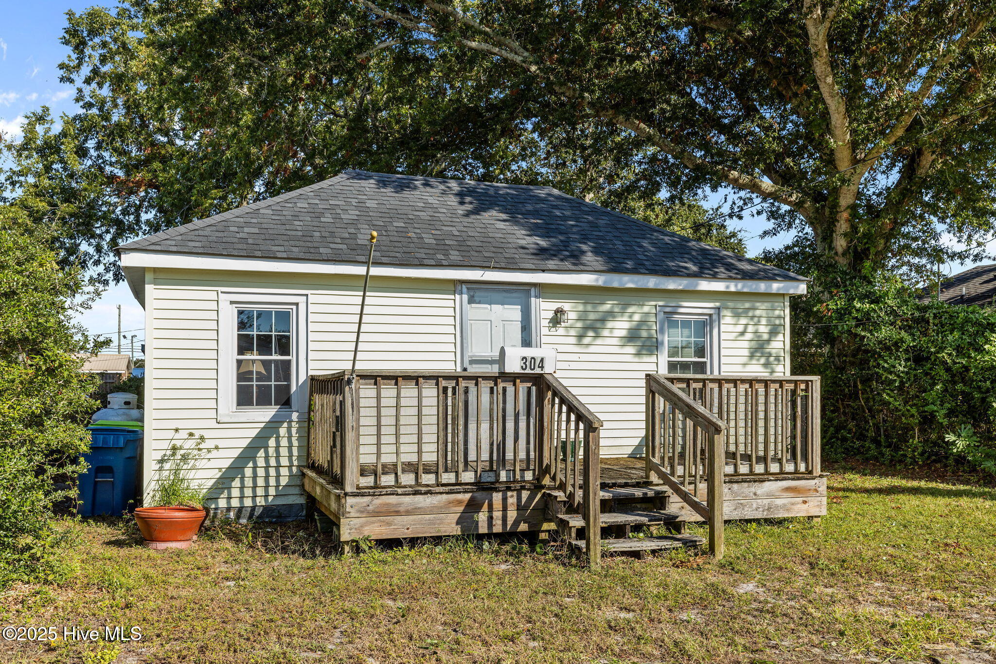 Homes for sale in Morehead City, NC | 304 N 21st St, Morehead City, NC 28557 | MLS# 100533347