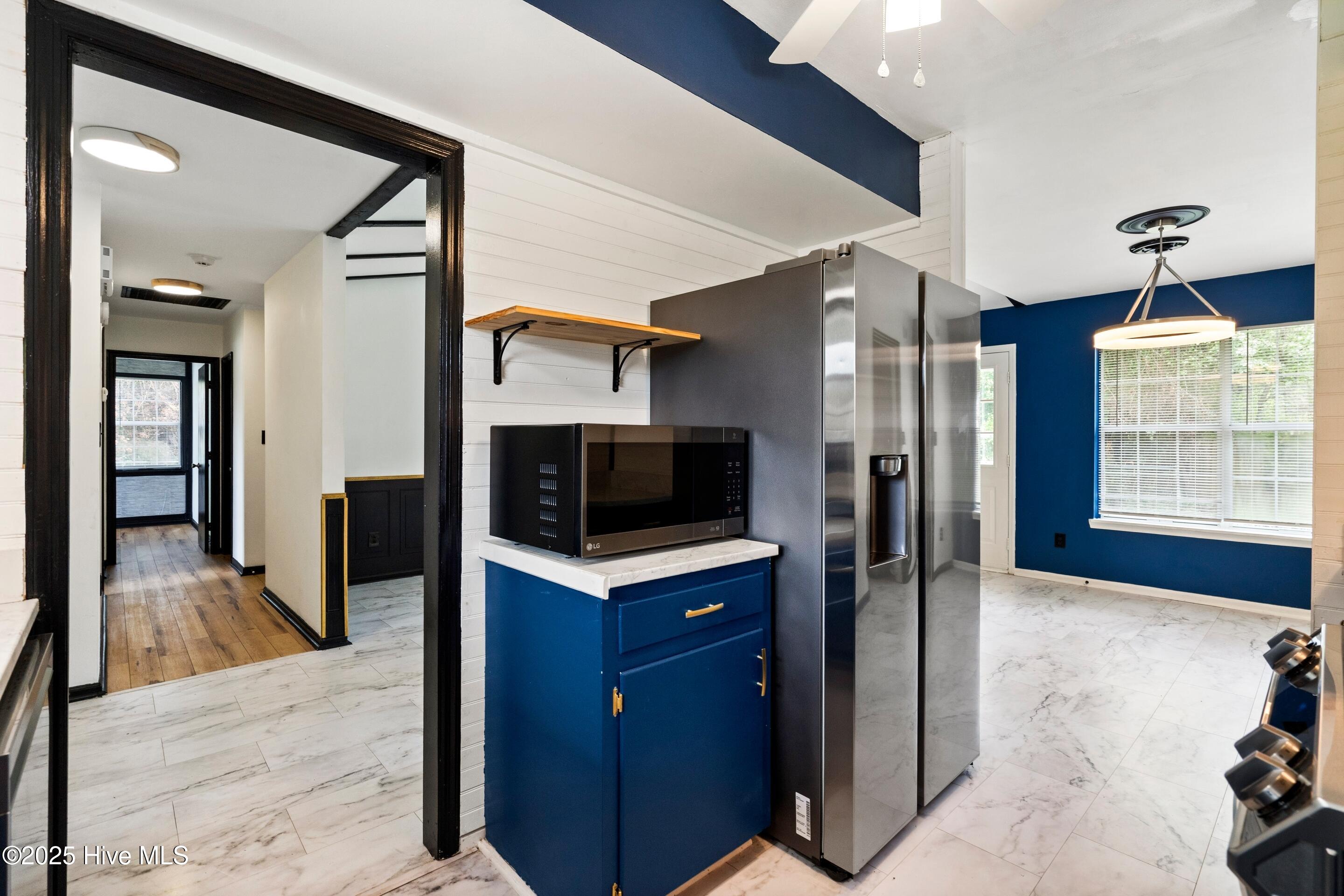 100523596 | Photo 14