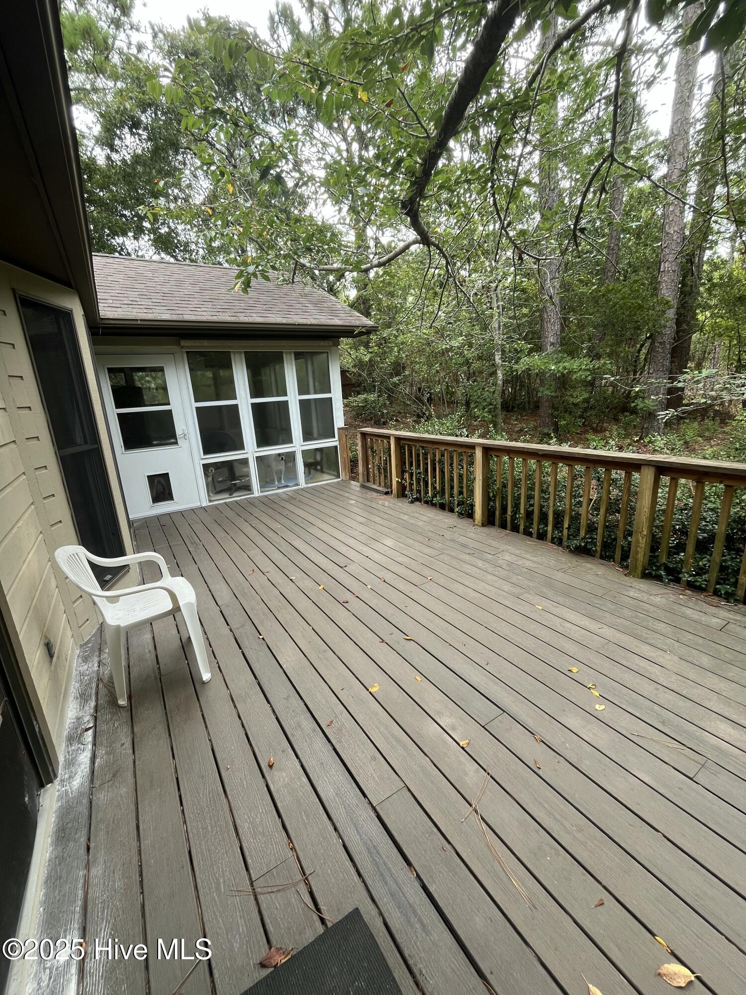 100522283 | Photo 17