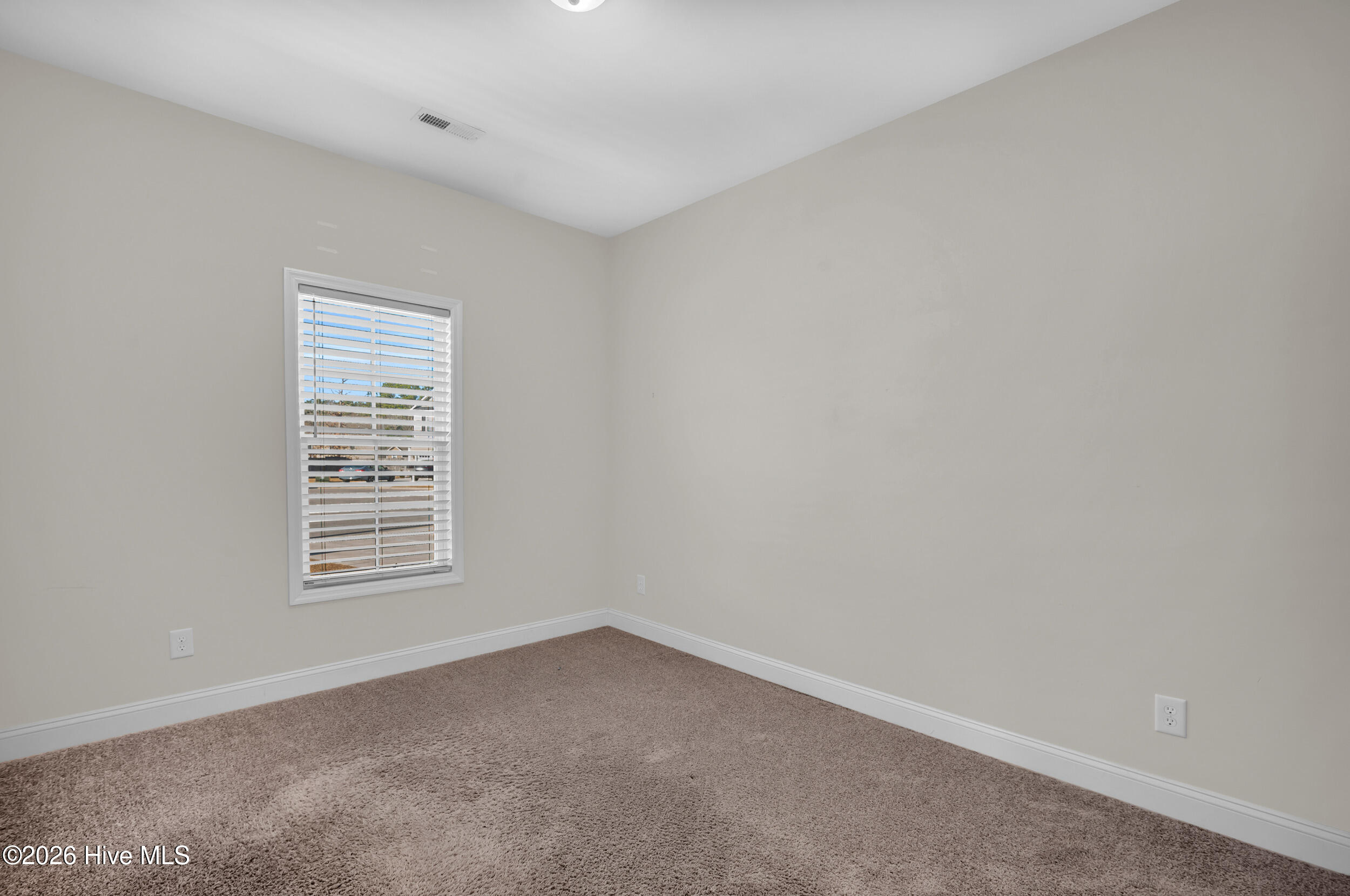 100542089 | Photo 19