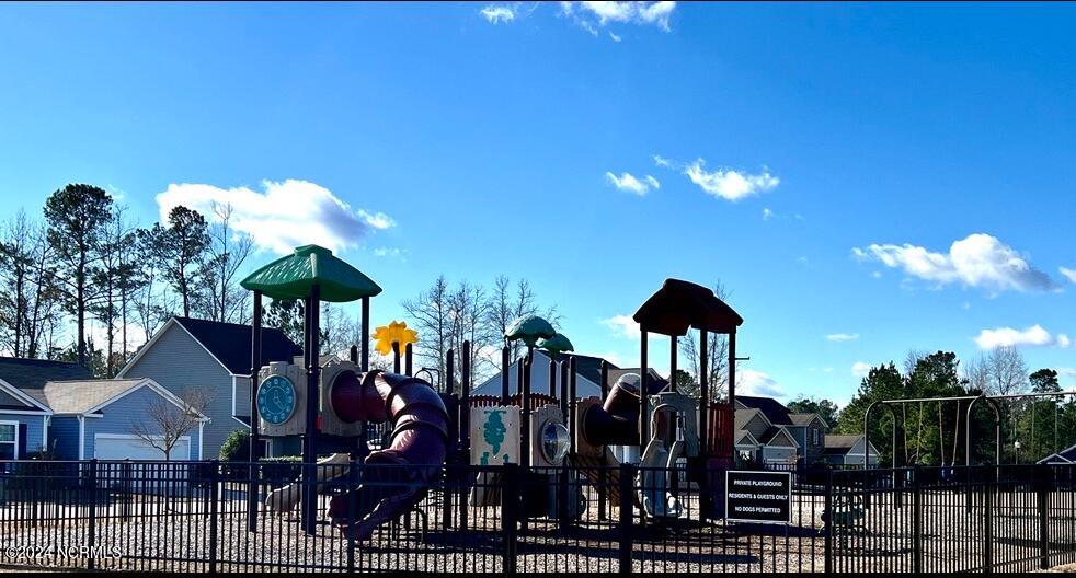 100565970 | Photo 14