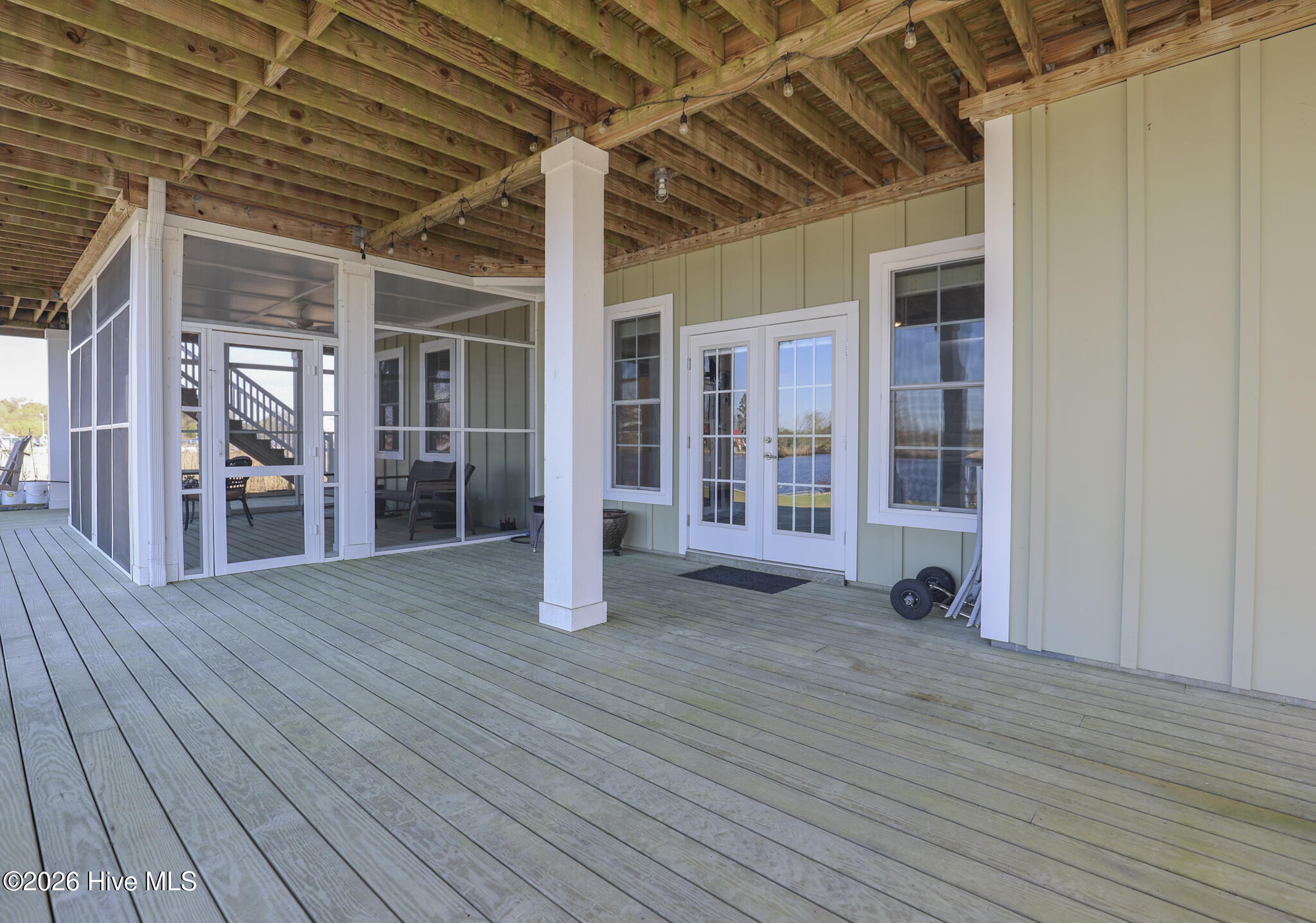 100564297 | Photo 50