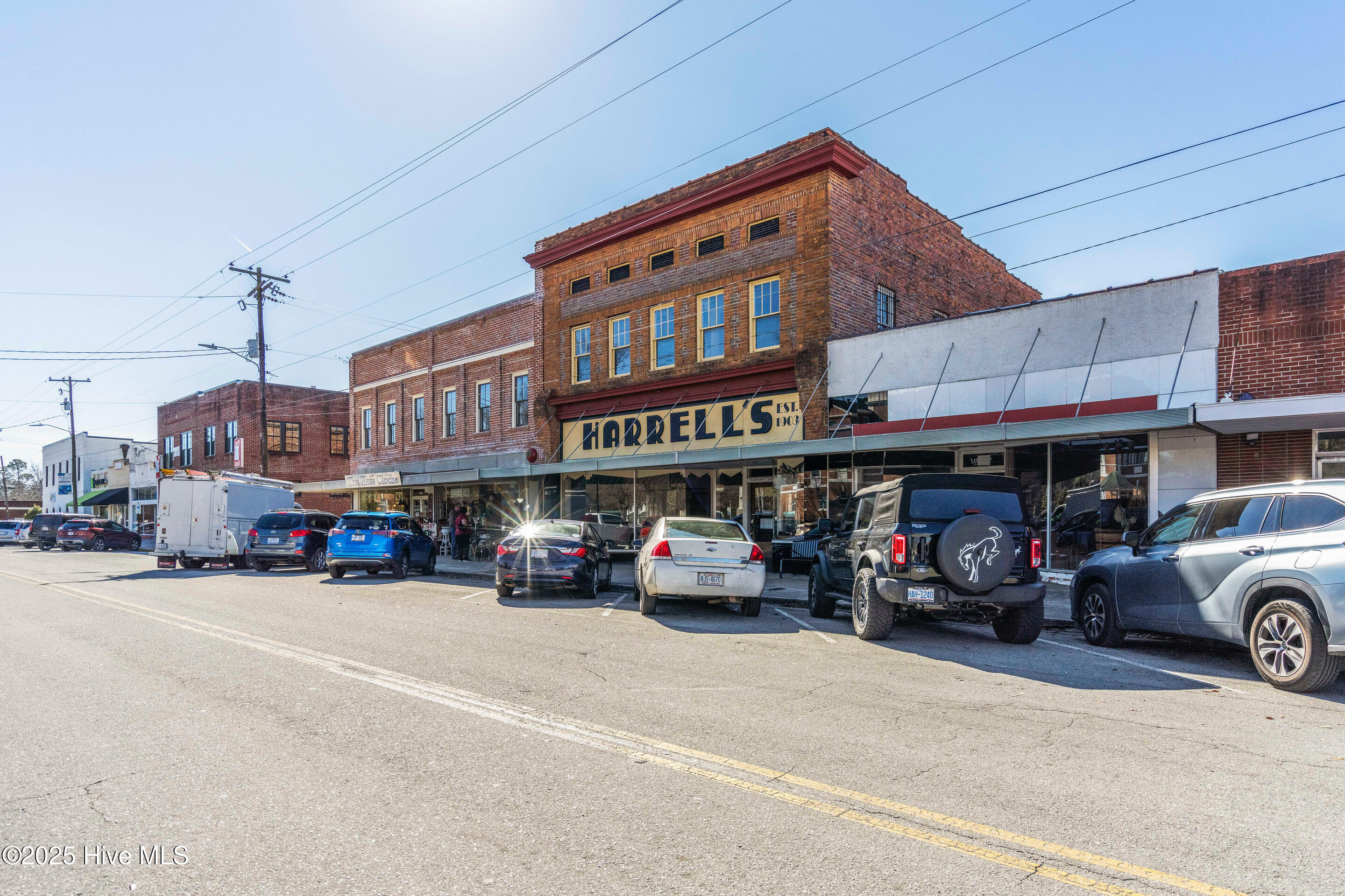 100550933 | Photo 47