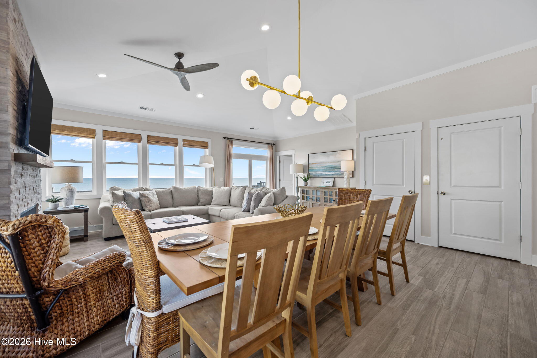 100555174 | Photo 25