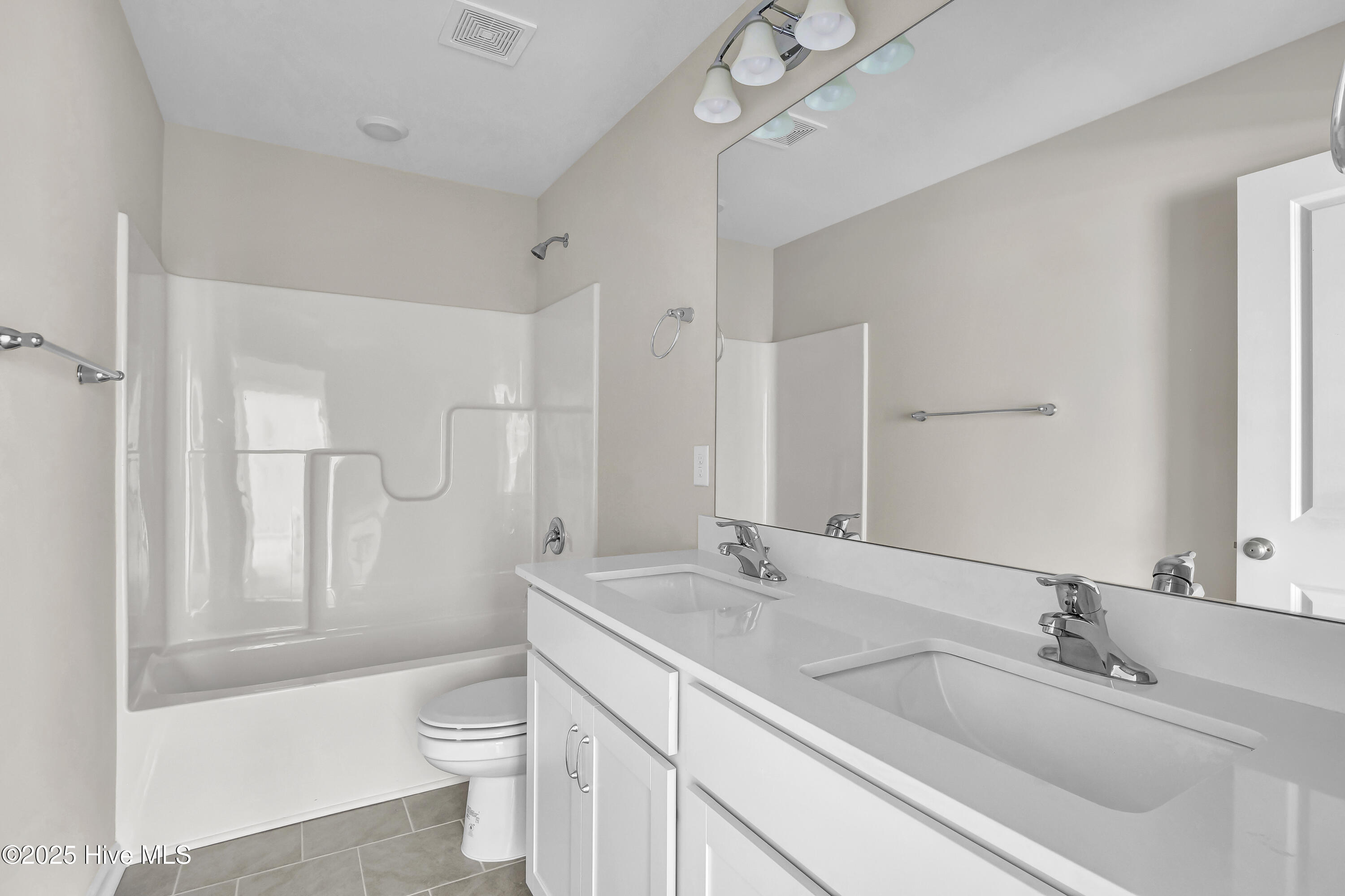 100514629 | Photo 25