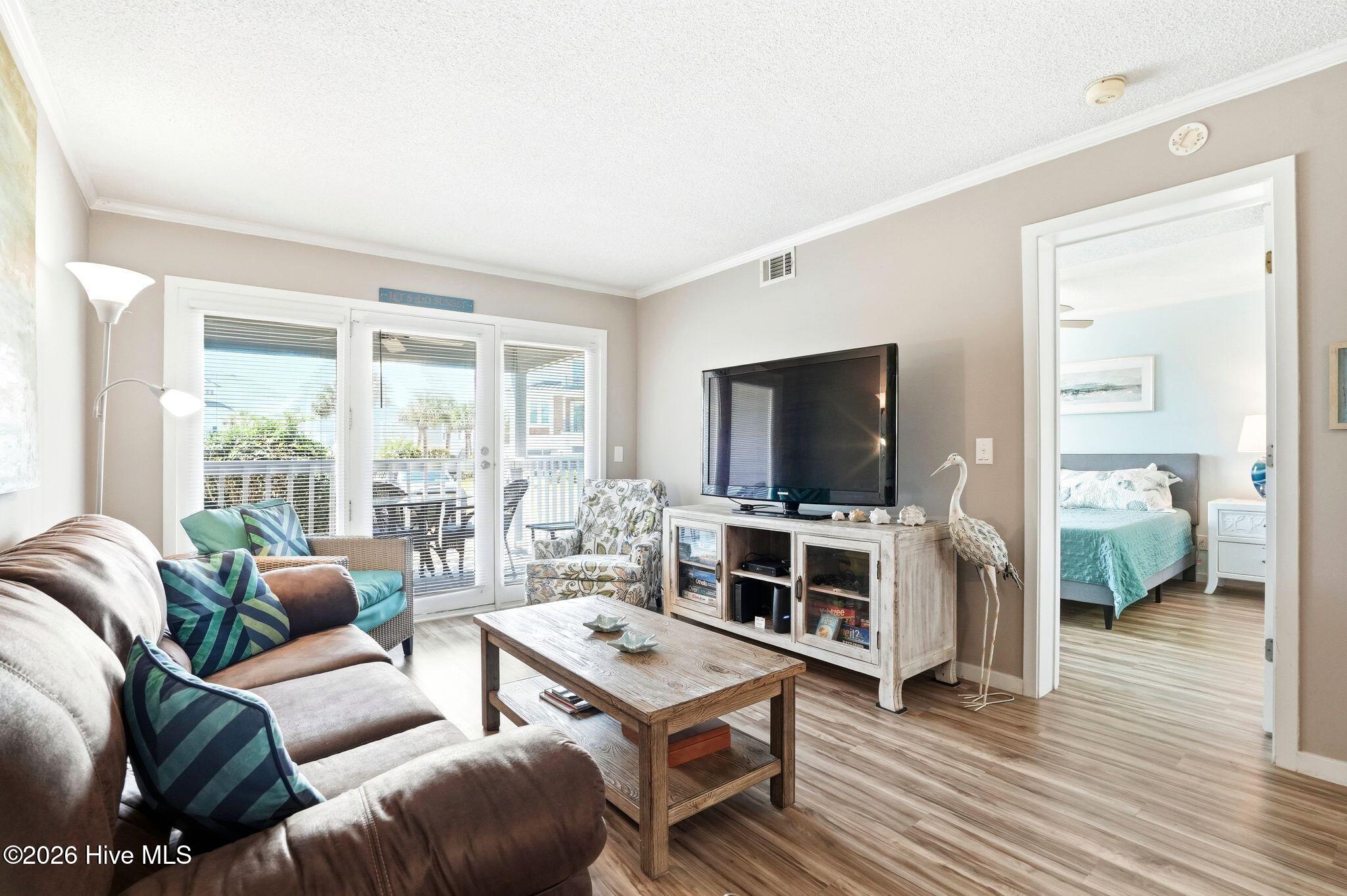 100567622 | Photo 20