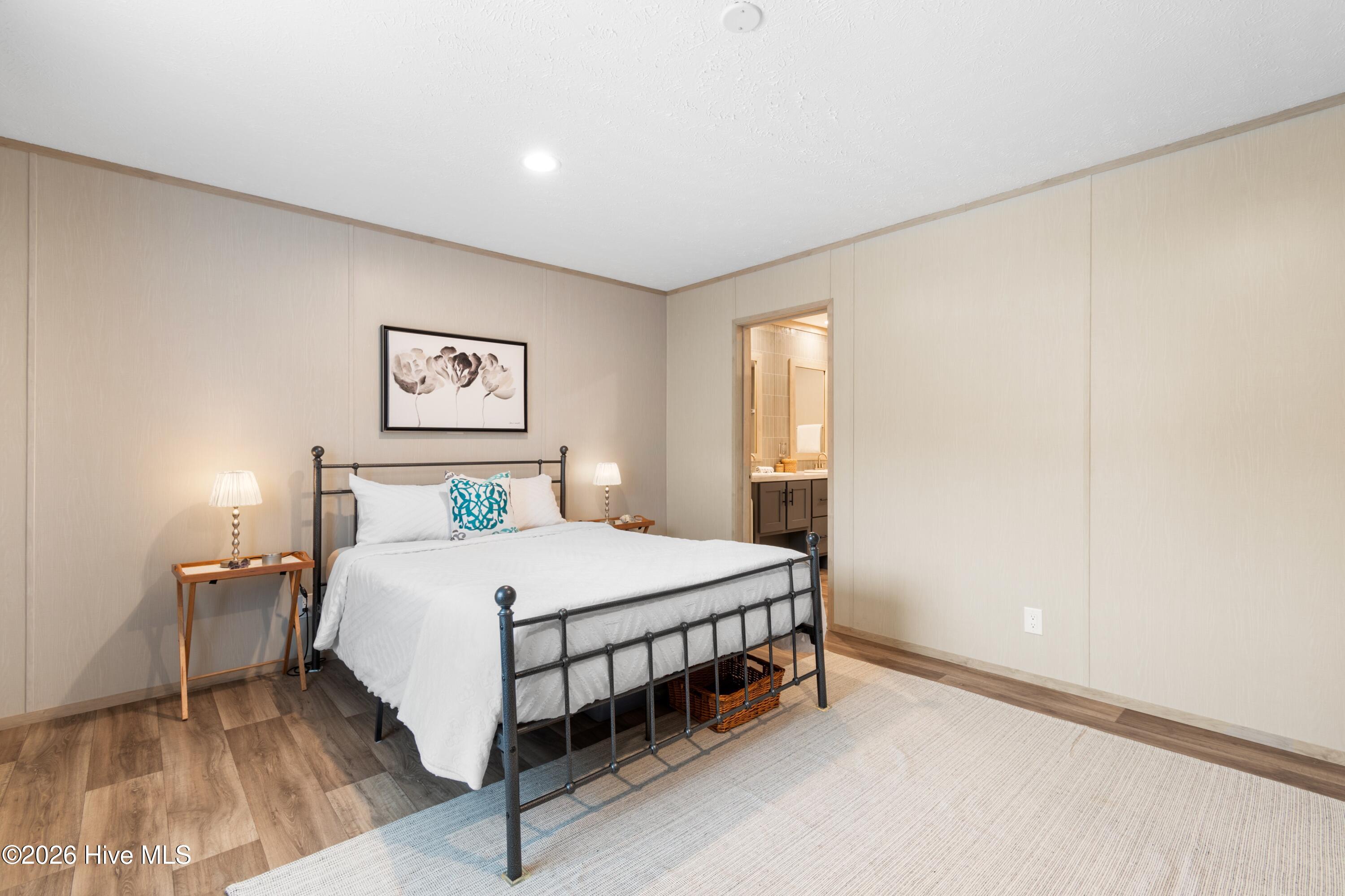 100558122 | Photo 19