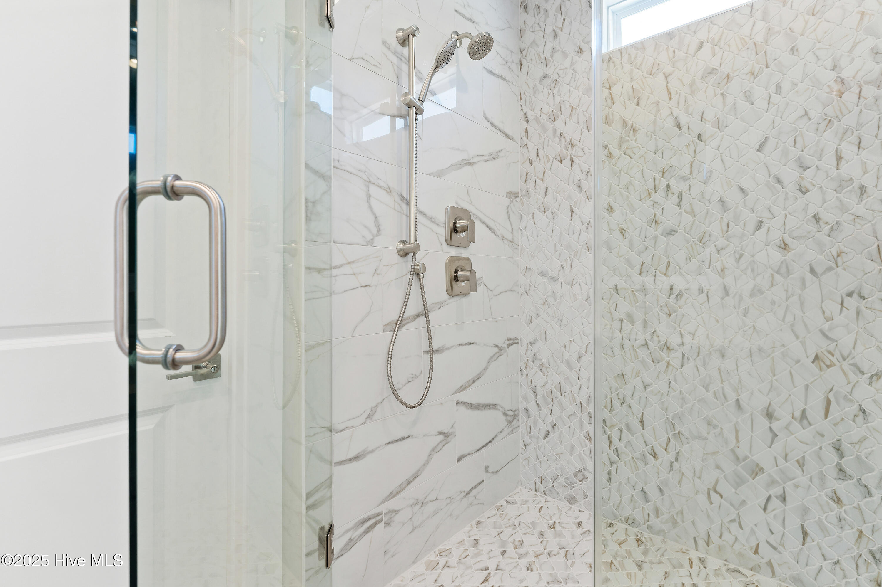 100547015 | Photo 45