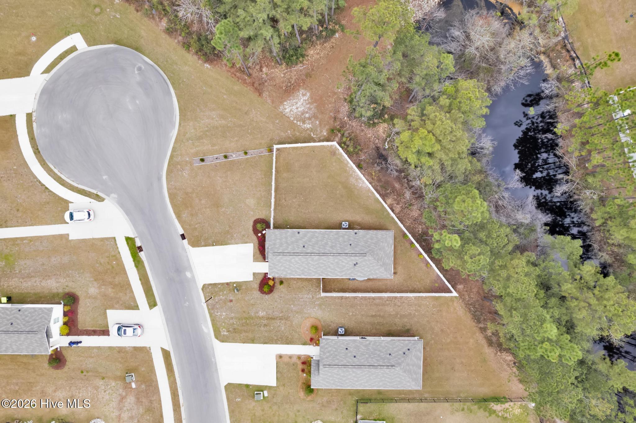 100563987 | Photo 38