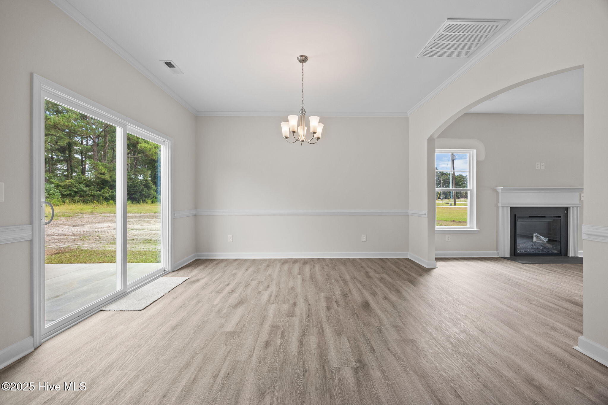 100506161 | Photo 10