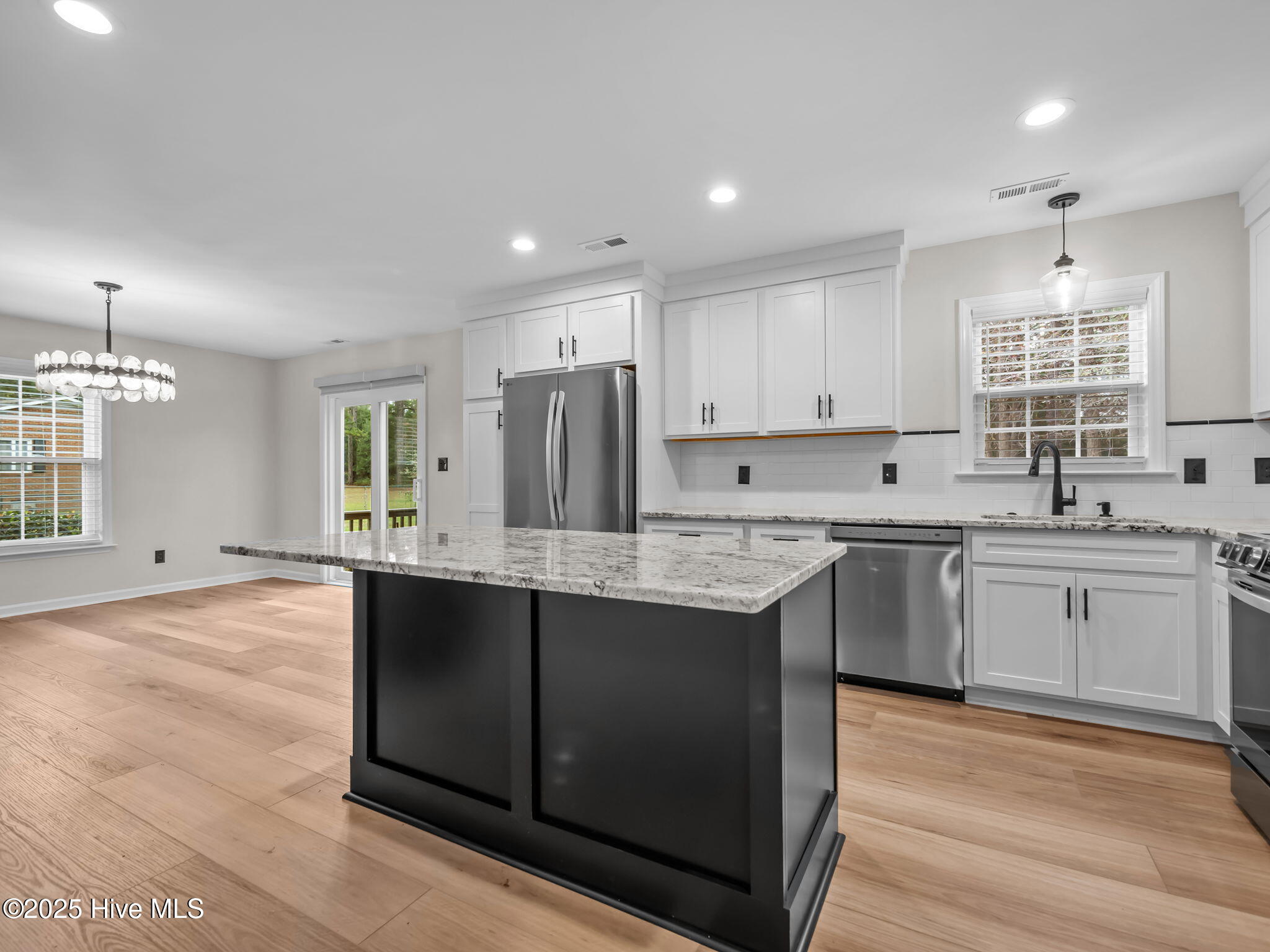 100539513 | Photo 11