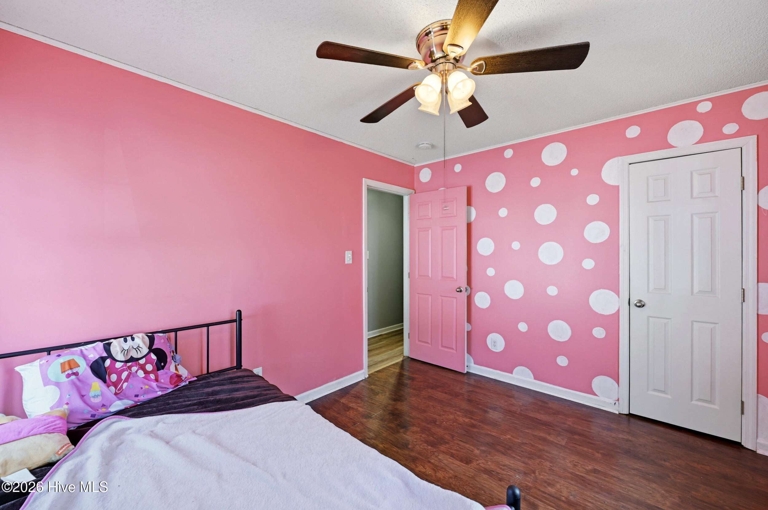 100562162 | Photo 21