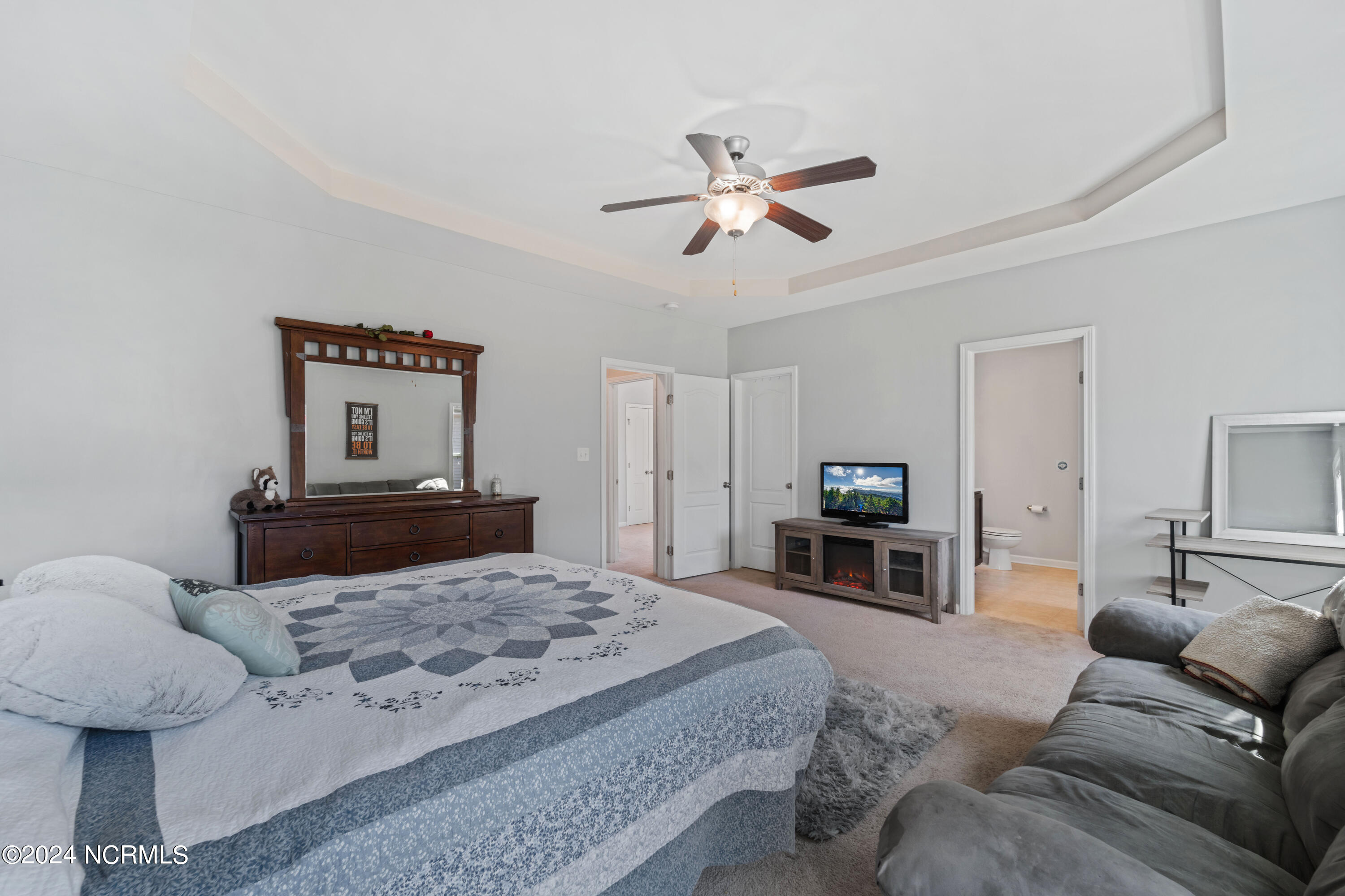 100547938 | Photo 13