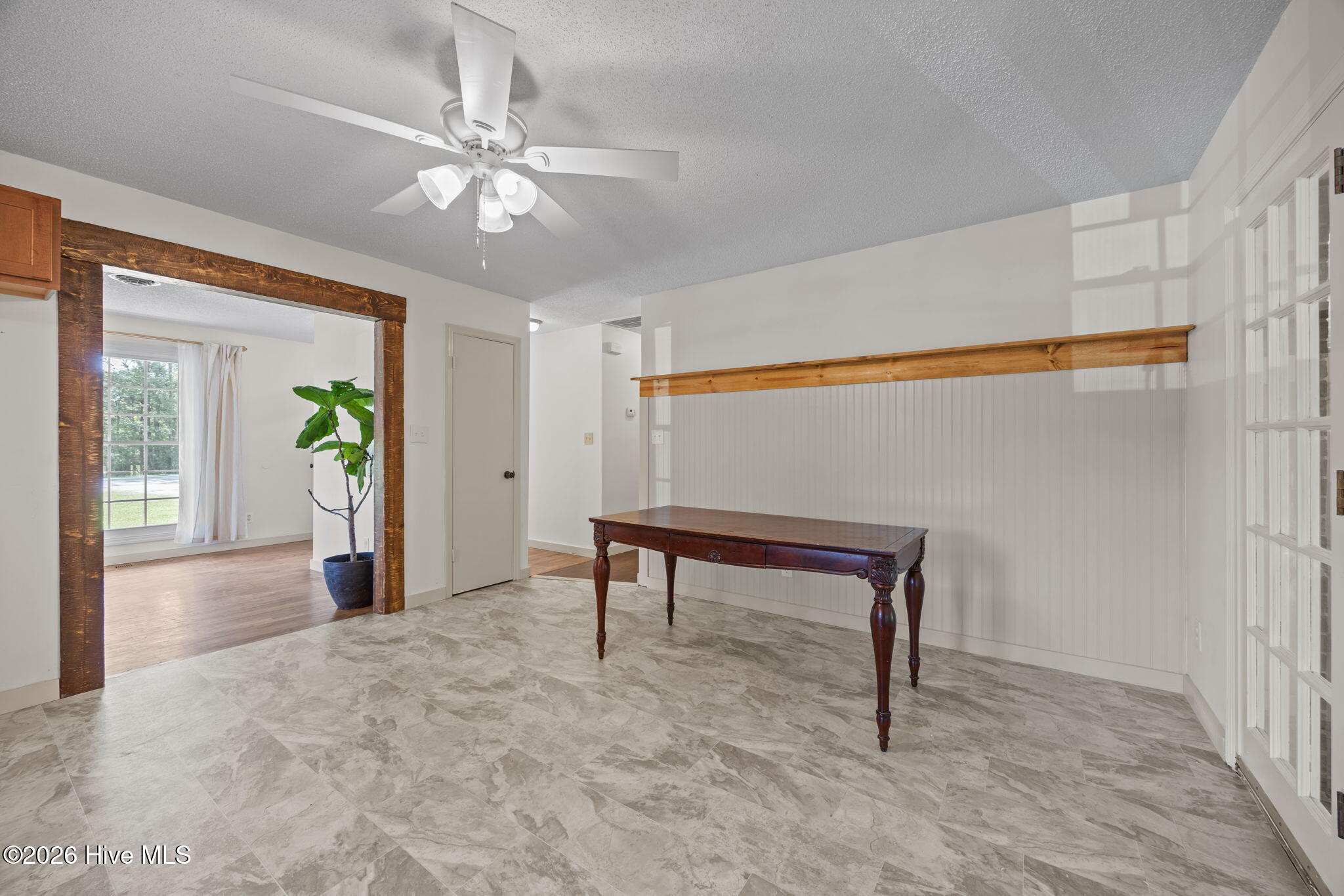 100567940 | Photo 27