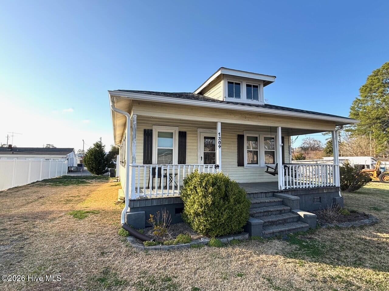 Homes for sale in New Bern, NC | 1304 Stallings Pkwy, New Bern, NC 28562 | MLS# 100554950