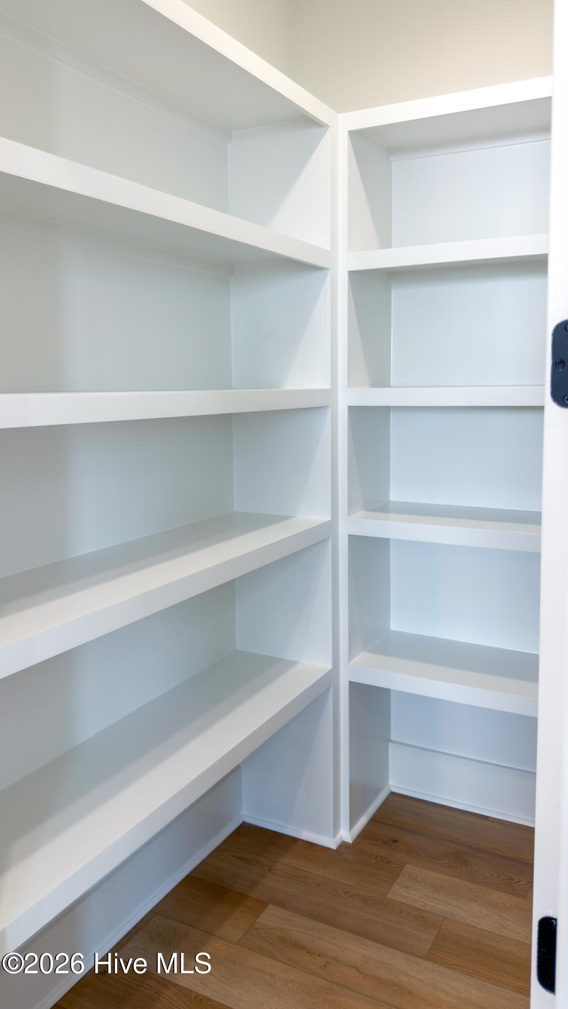 100564913 | Photo 25